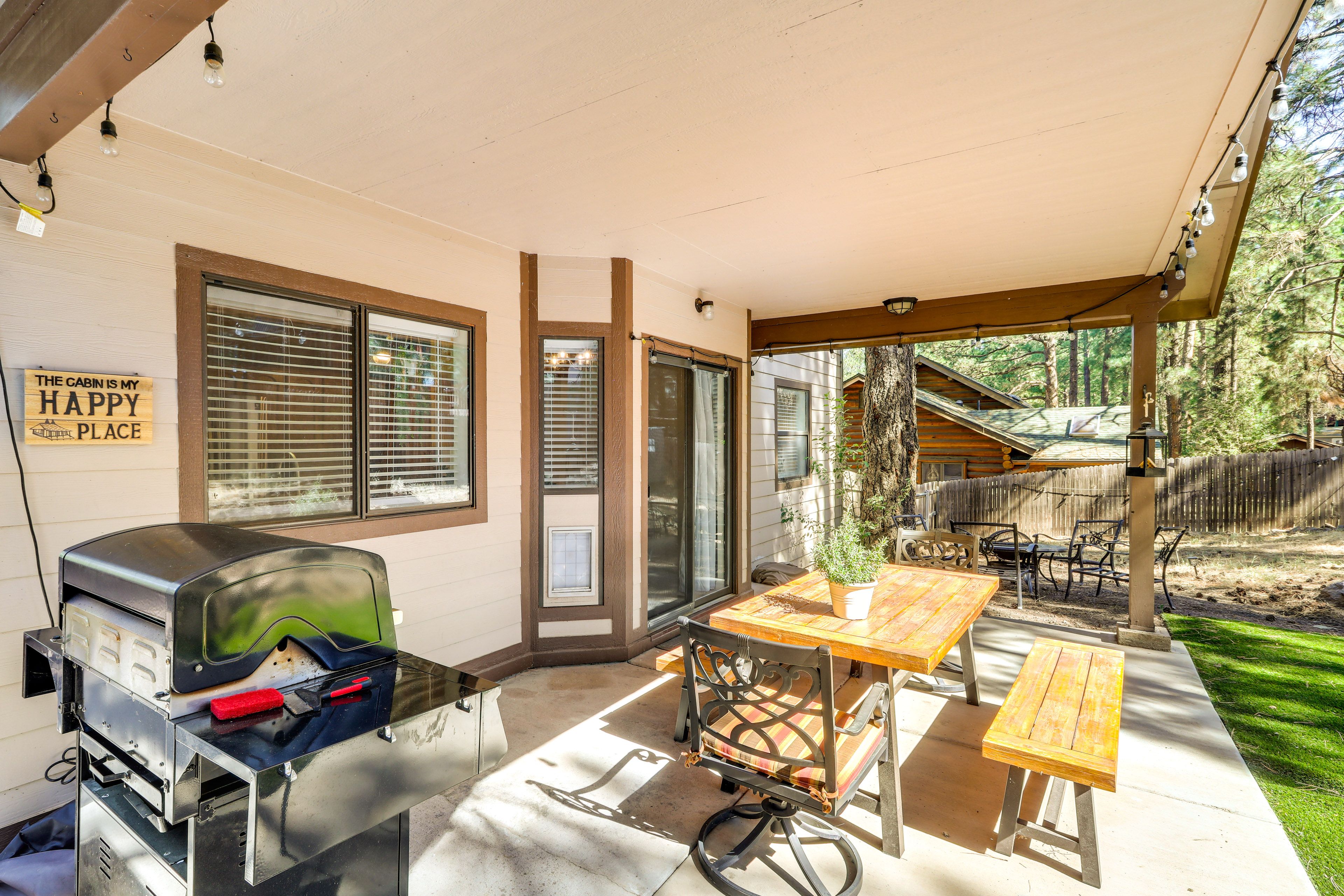 Patio | Grill | Fire Pits | Fenced Backyard