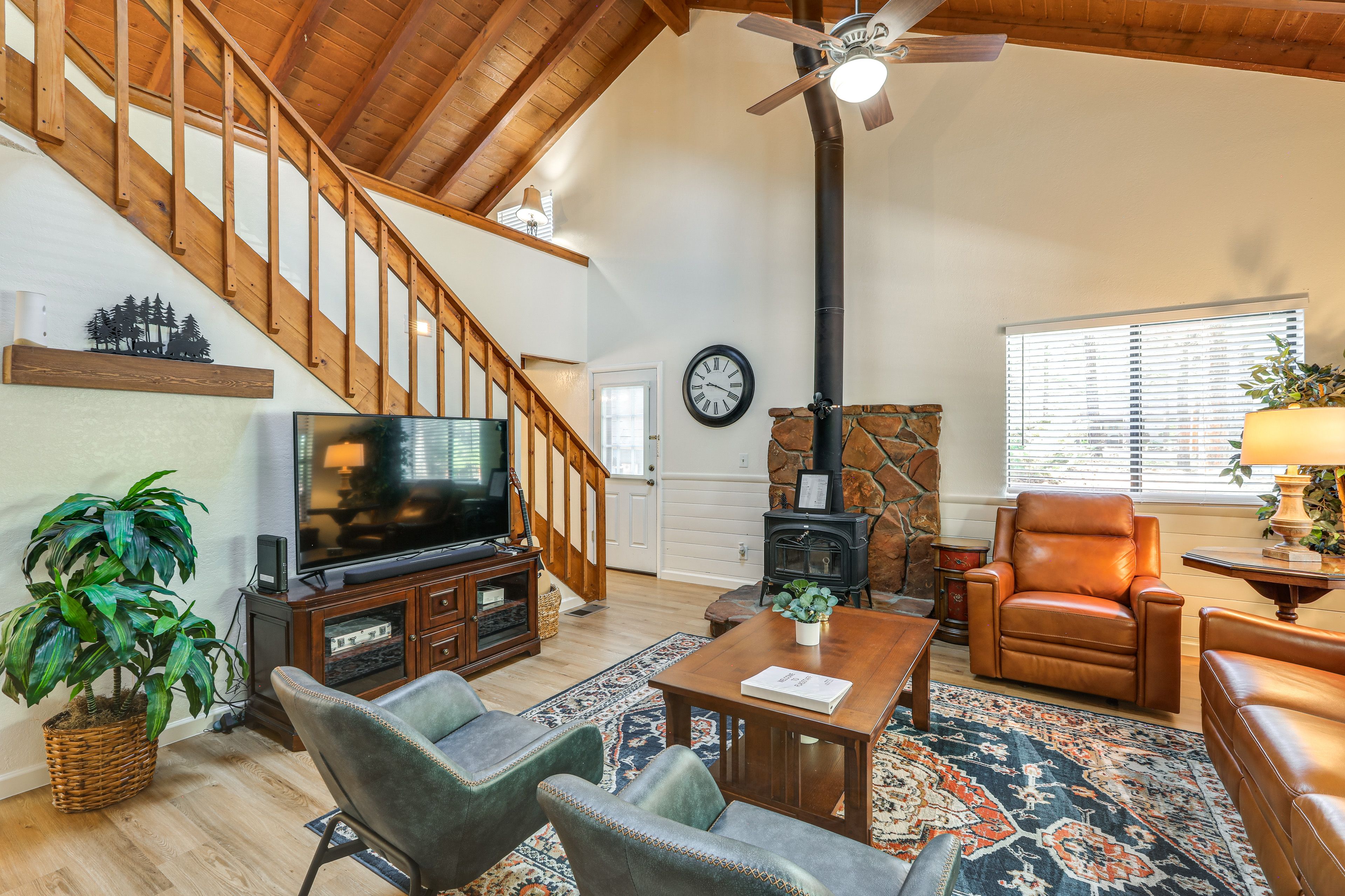 Flagstaff Vacation Rental | 3BR | 2BA | 1,574 Sq Ft | Stairs Required