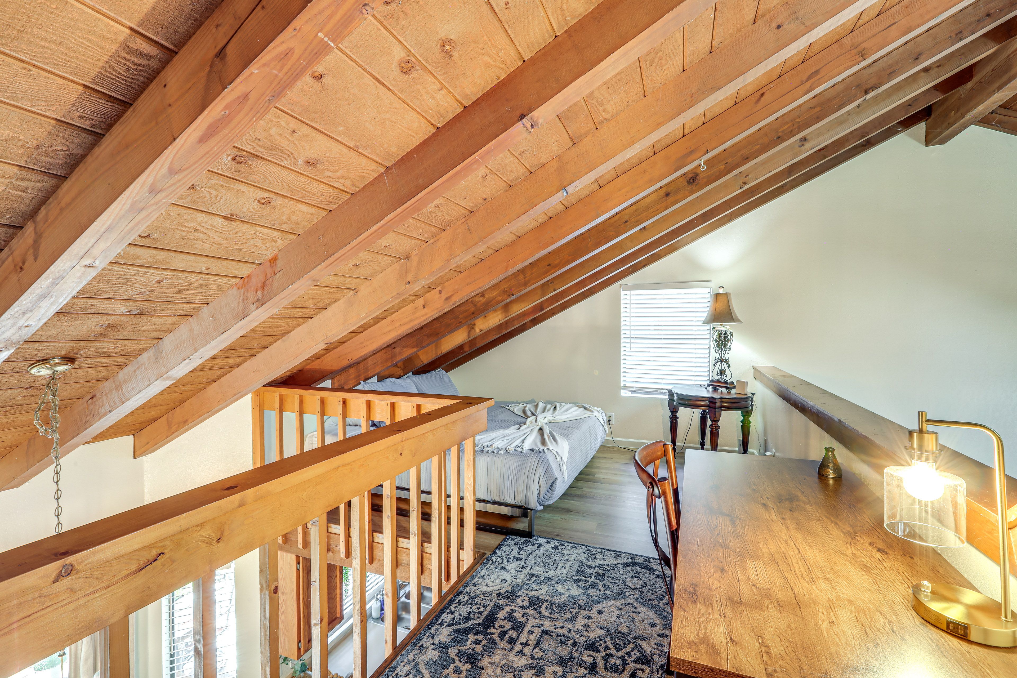 Loft | King Bed | 2nd Floor