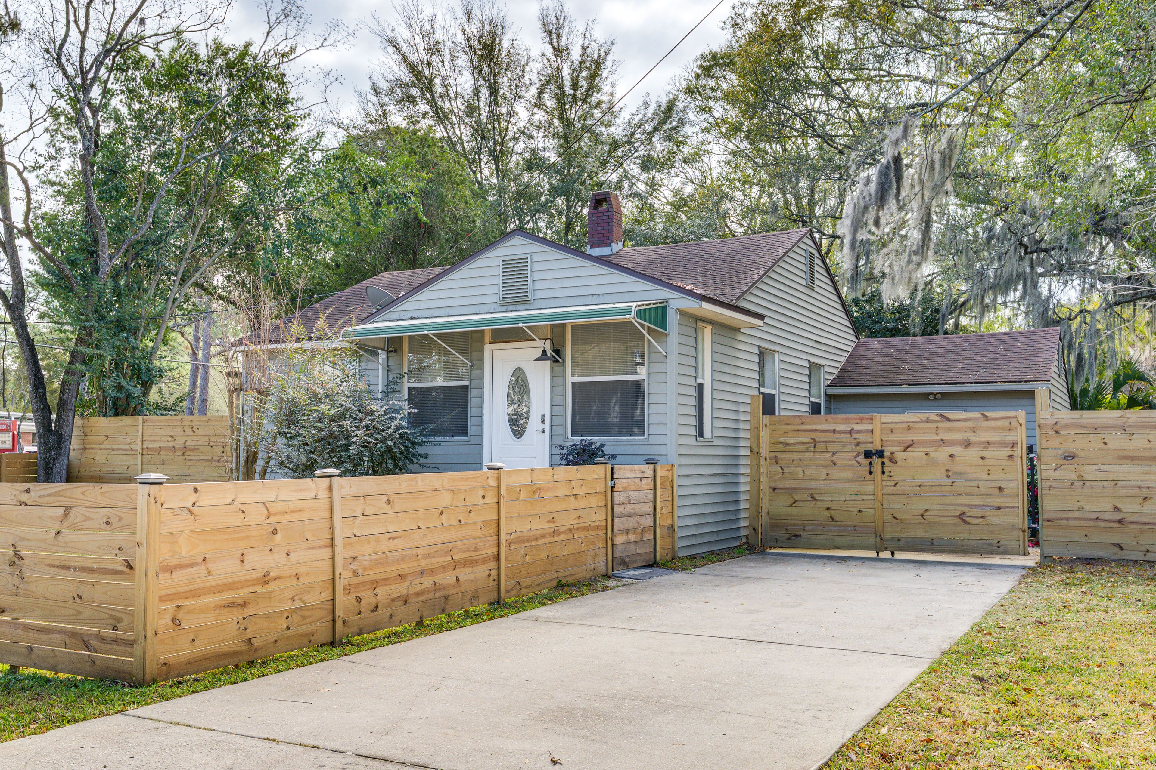 Jacksonville Vacation Rental | 2BR | 1BA | 1,000 Sq Ft