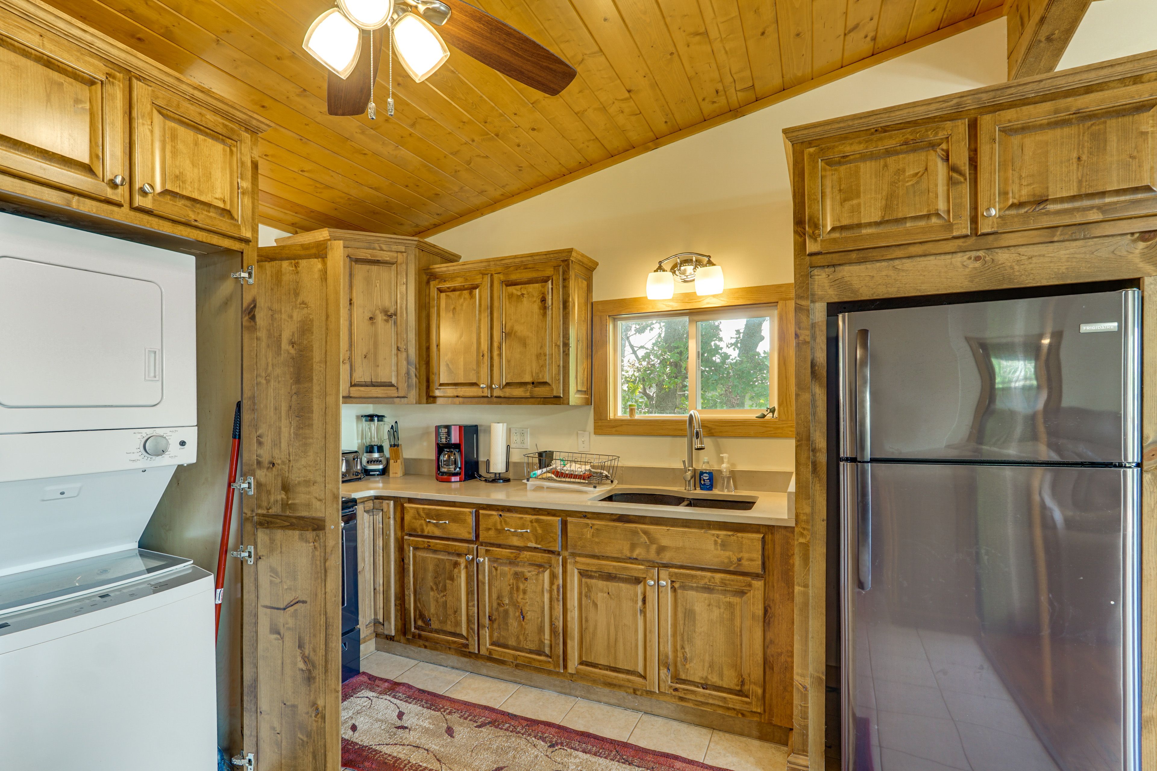 Washer/Dryer | Iron/Board