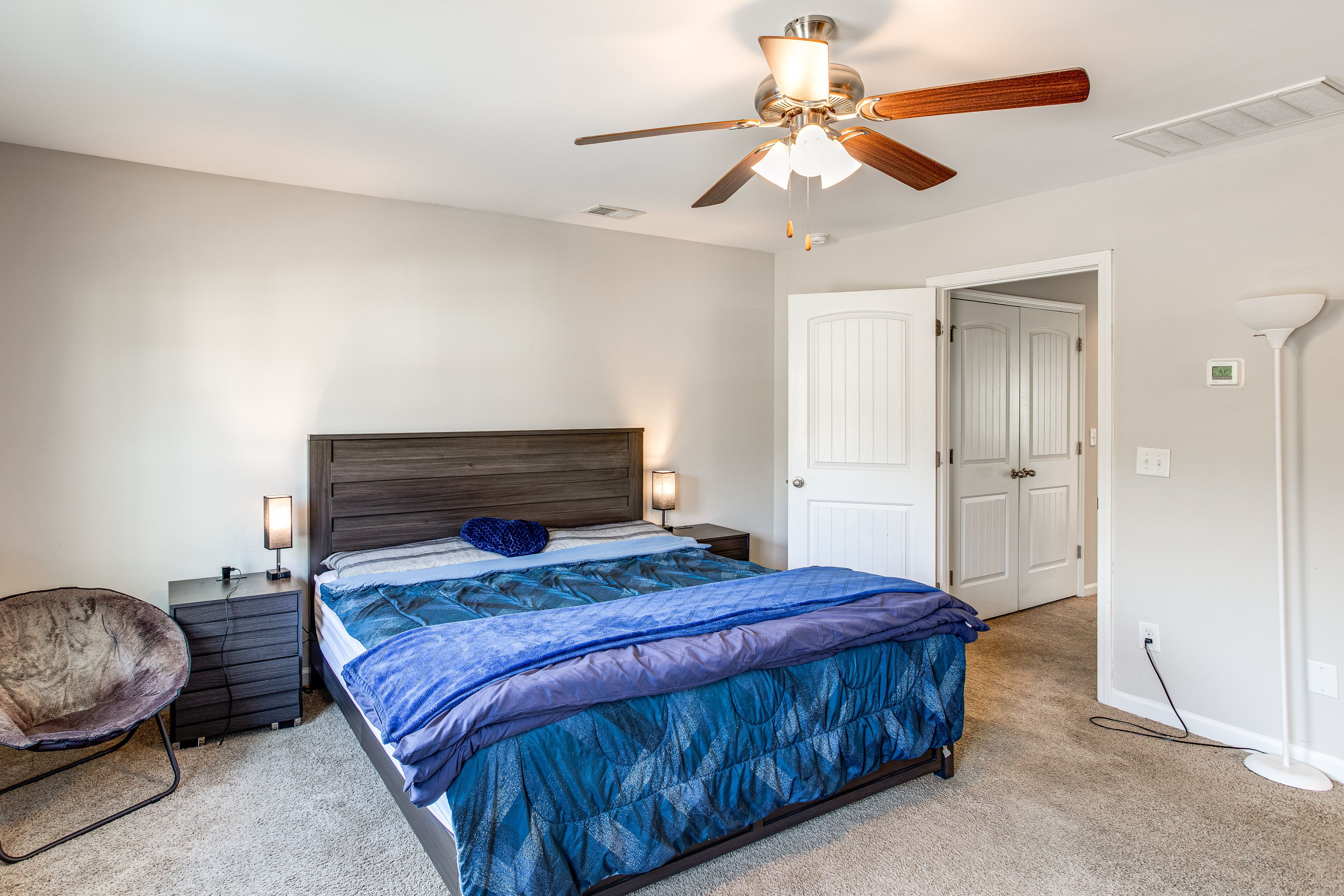 Bedroom 1 | King Bed | Smart TV | Desk | 2nd Floor