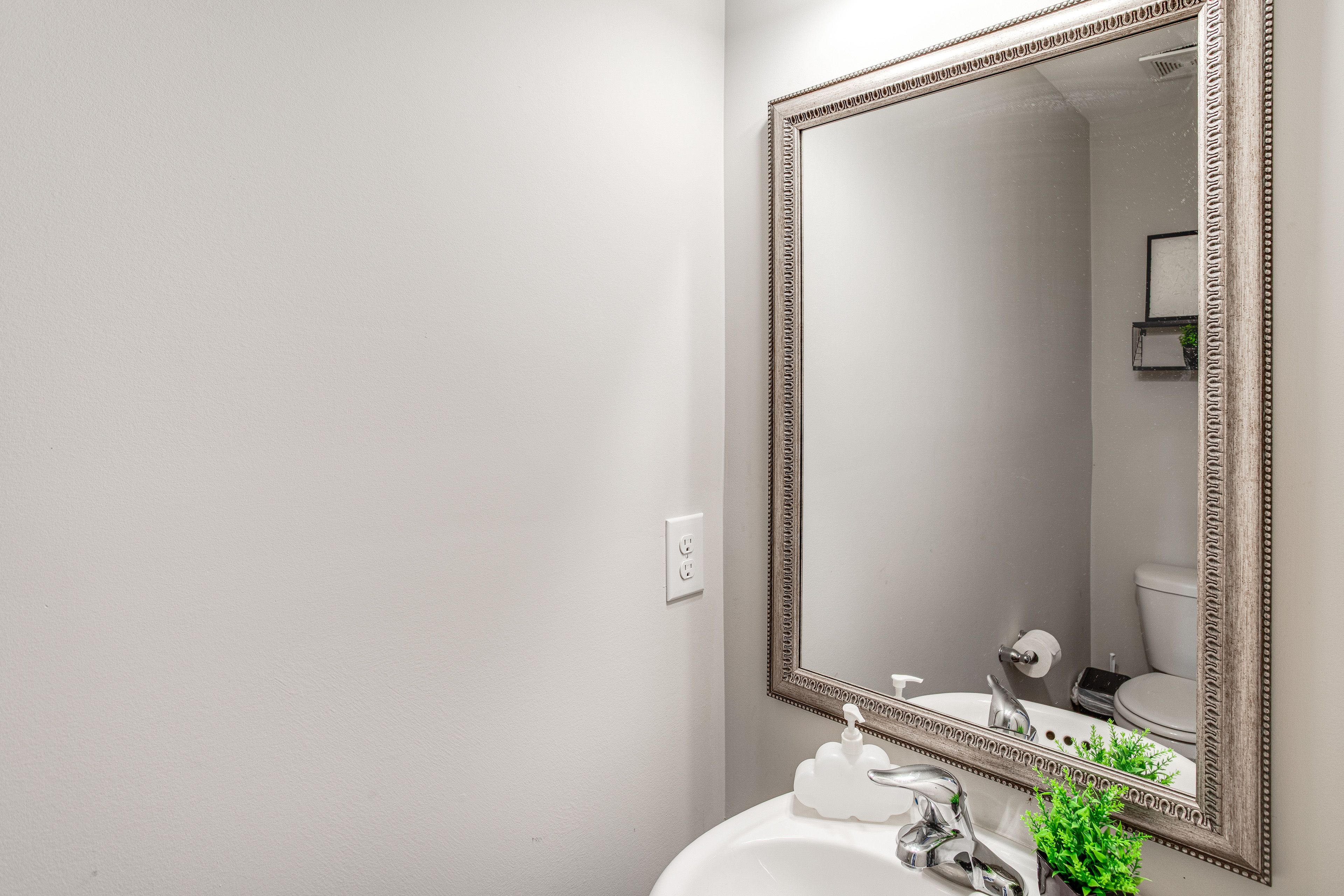 Half Bathroom | 1st Floor