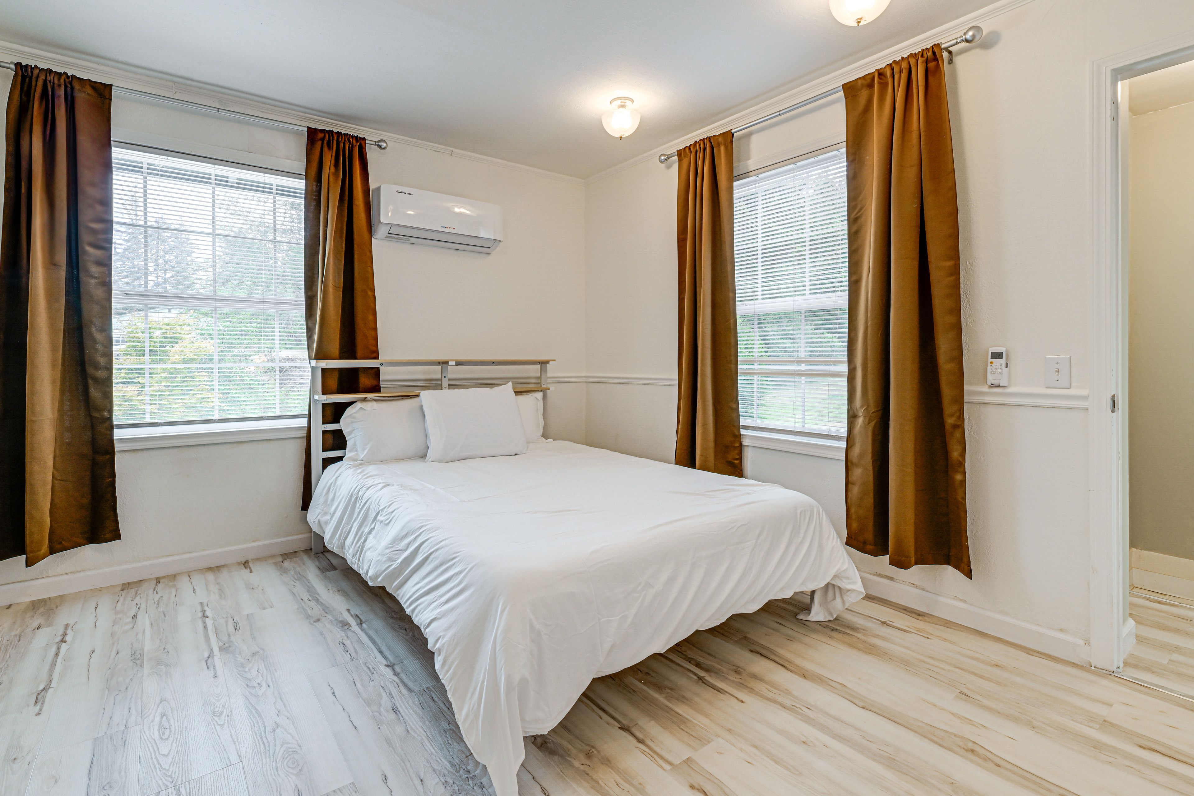 Bedroom 2 | Queen Bed | Full Futon