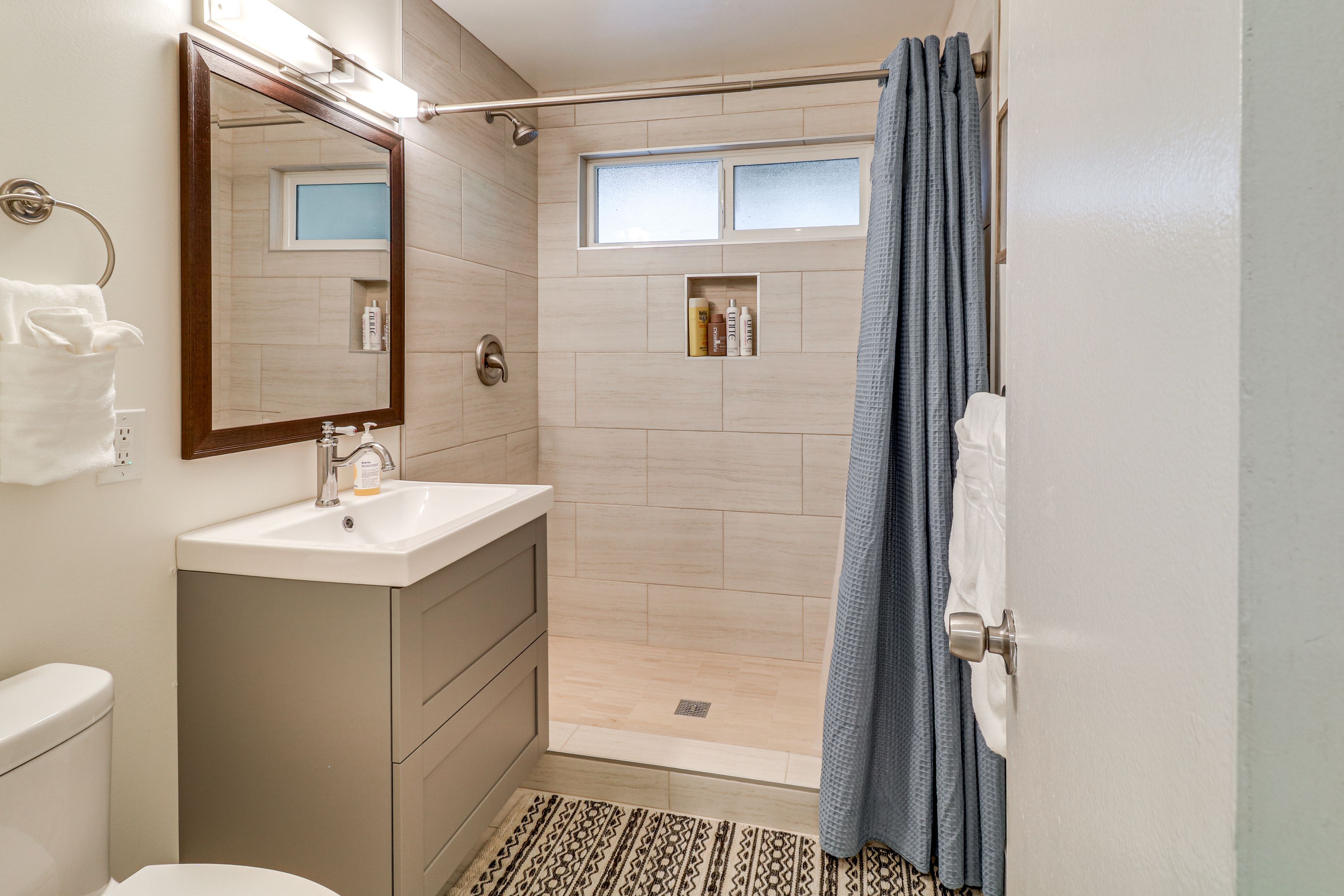 Bathroom | 2nd Floor