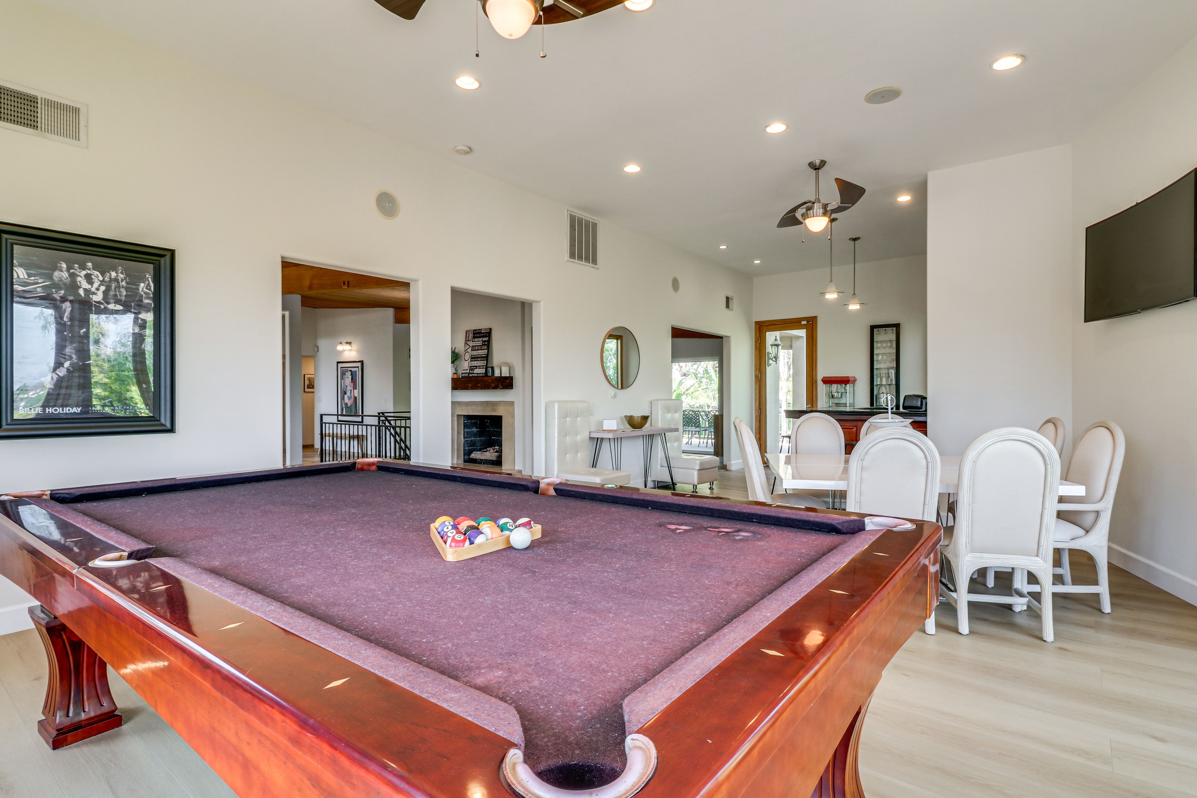 Recreation Room | Pool Table | Bar | Smart TV