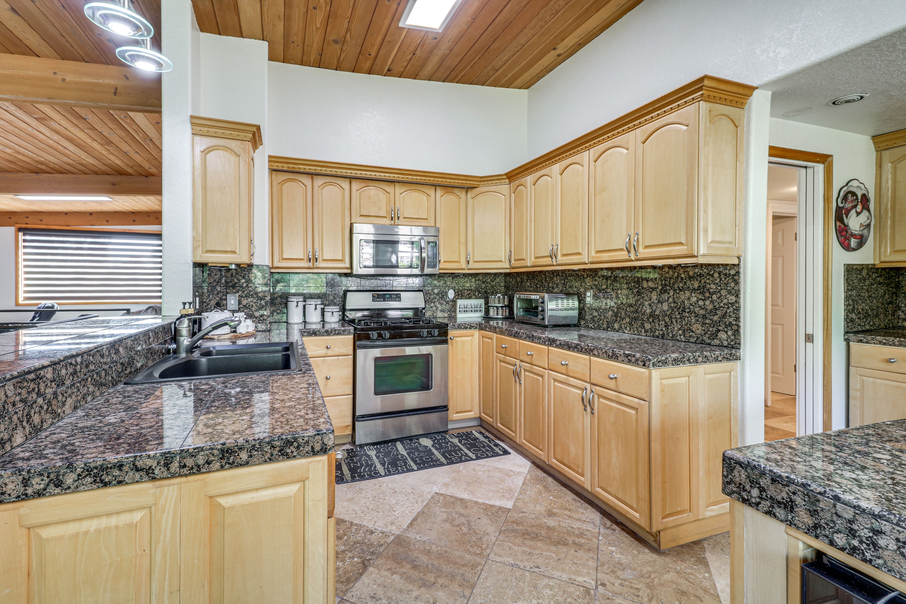 Kitchen | Dishwasher | Spices | 2nd Floor