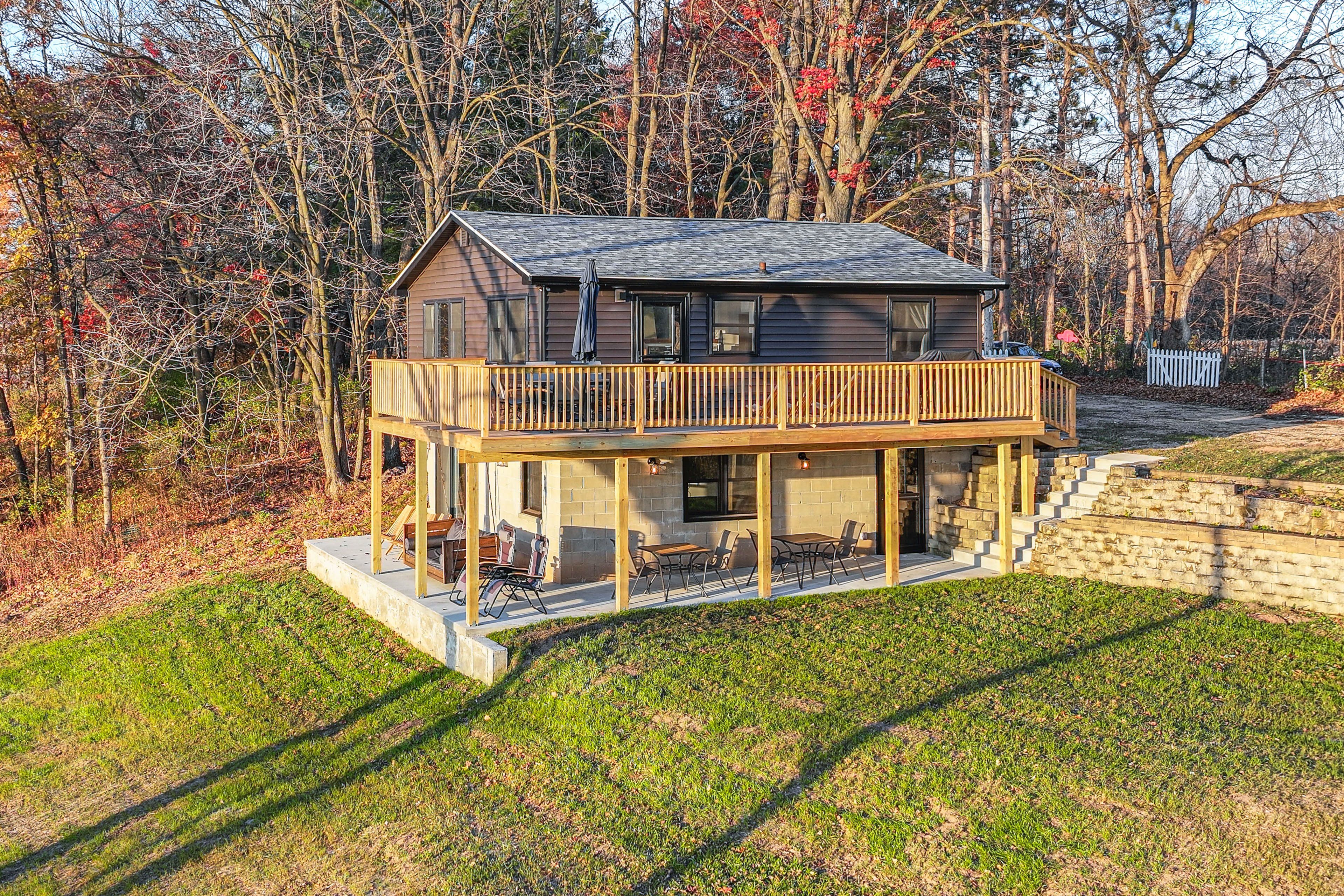 Exterior | Driveway (3 Vehicles)