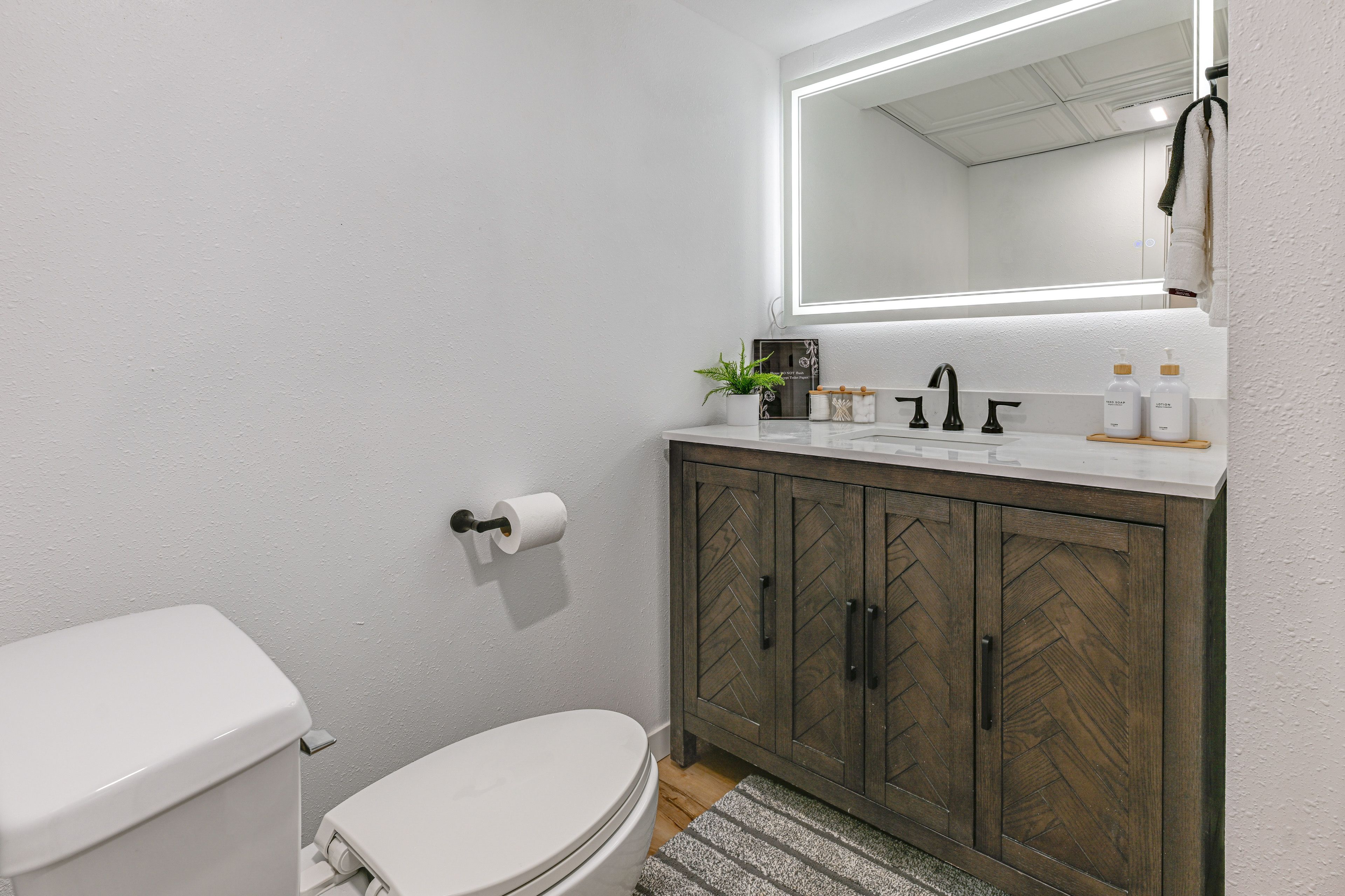 Bathroom | Towels Provided | Main Floor