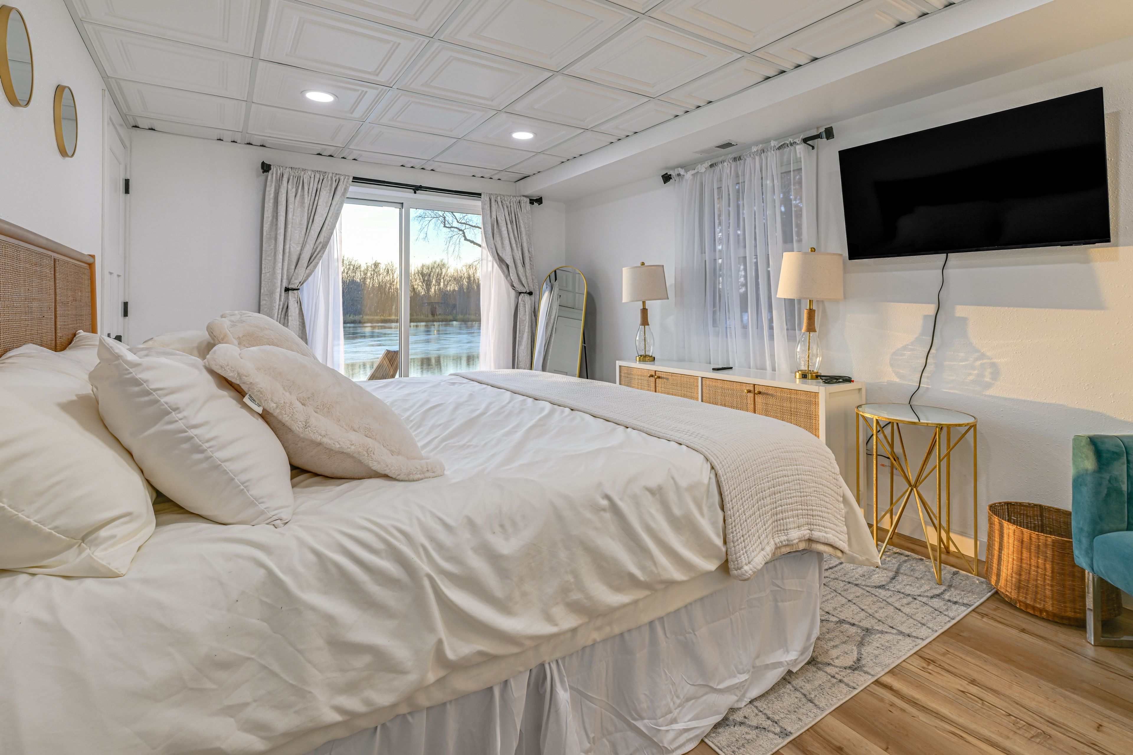 Bedroom 1 | King Bed | Linens Provided | Main Floor