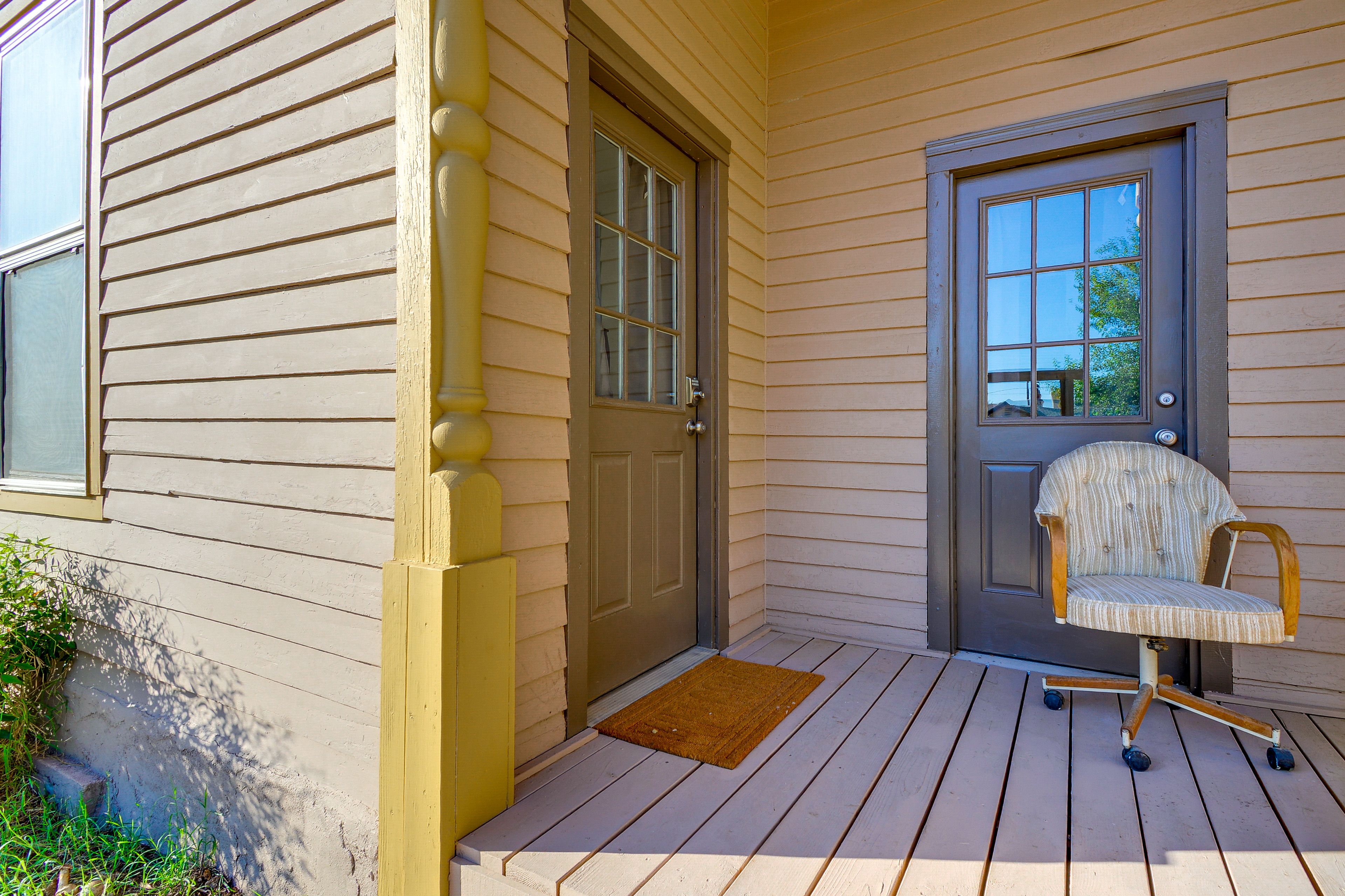 Property Entrance | Front Porch w/ Seating