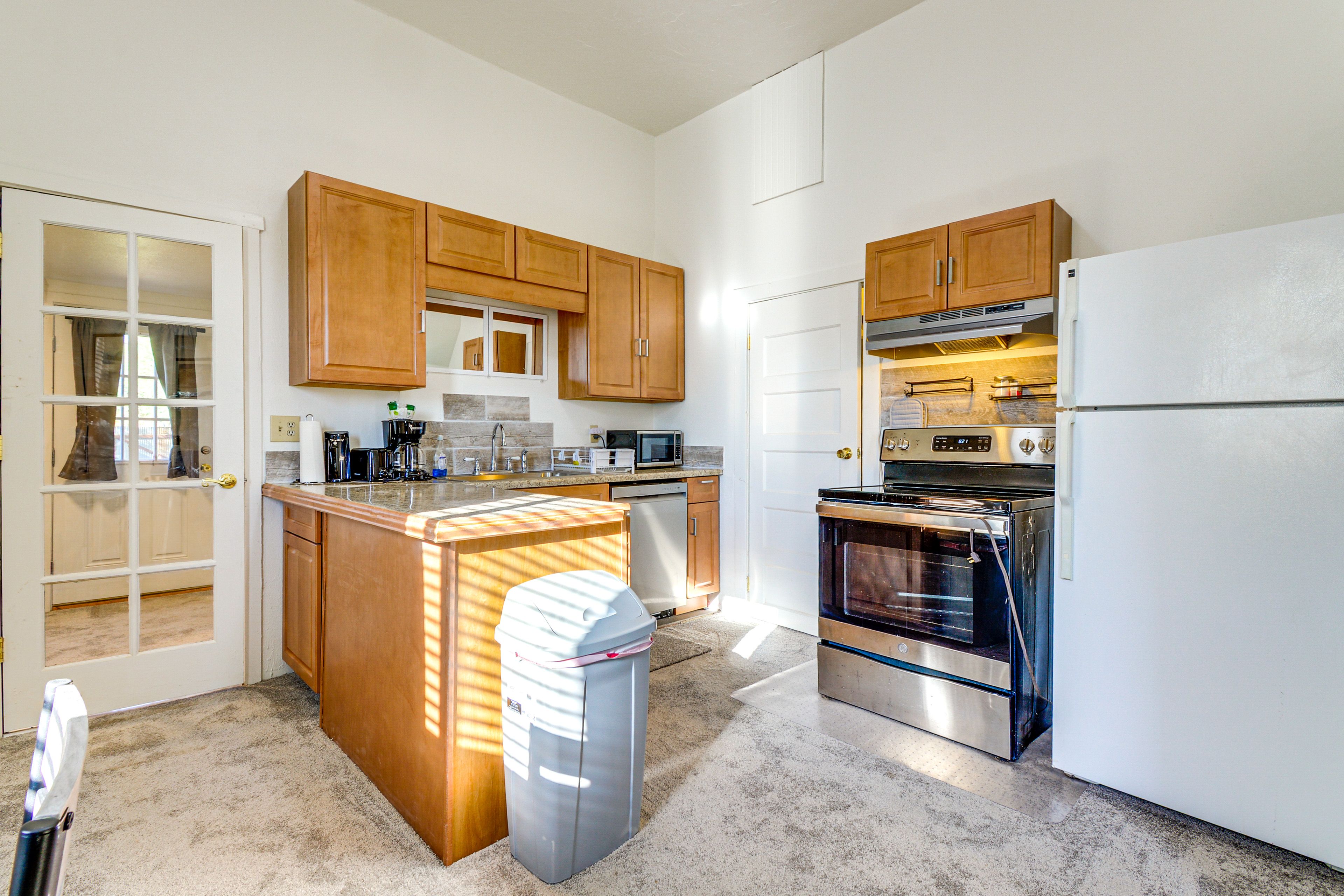 Kitchen | Drip Coffee Maker | Dishwasher | Cooking Basics