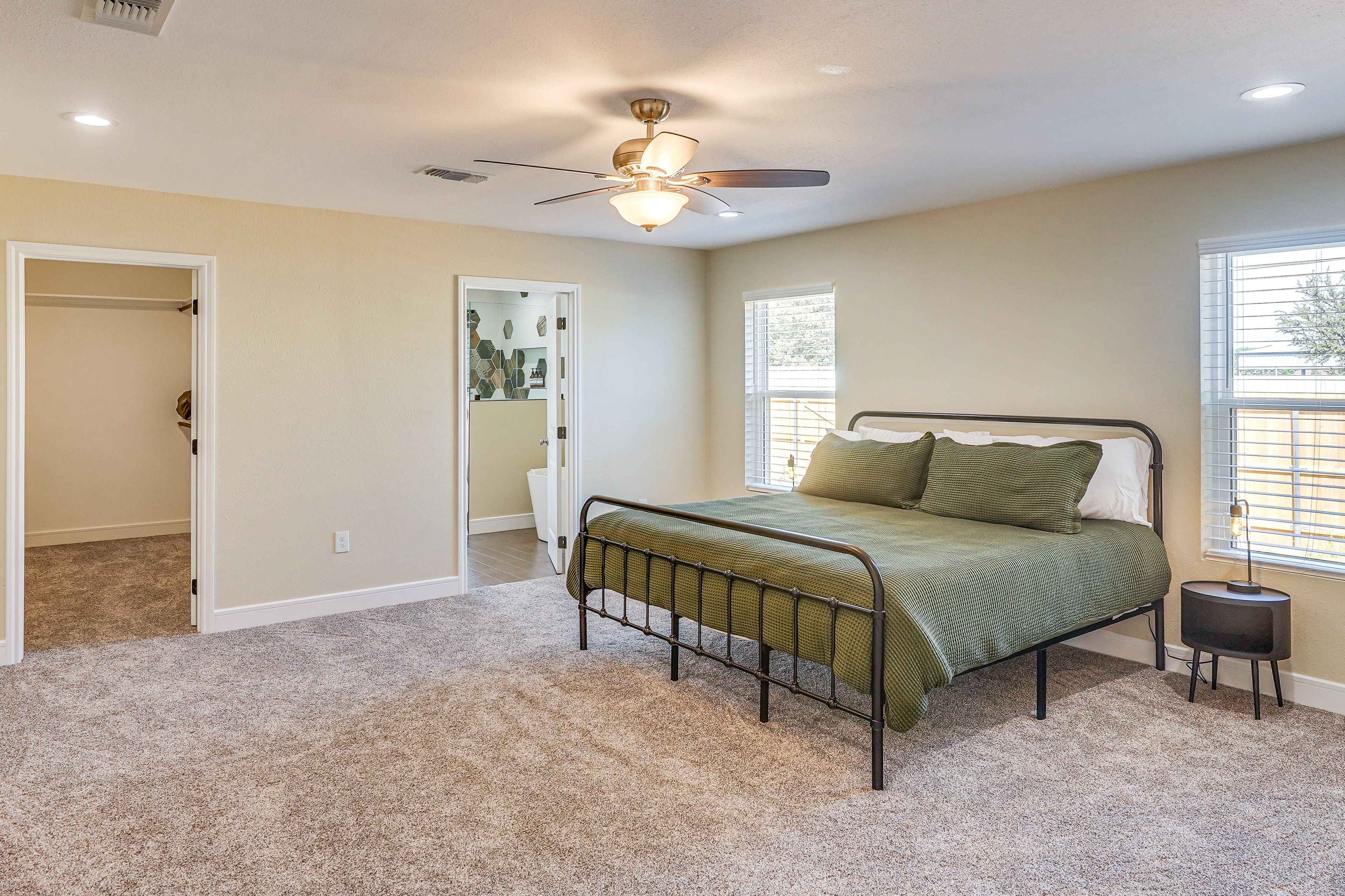 Bedroom 1 | King Bed