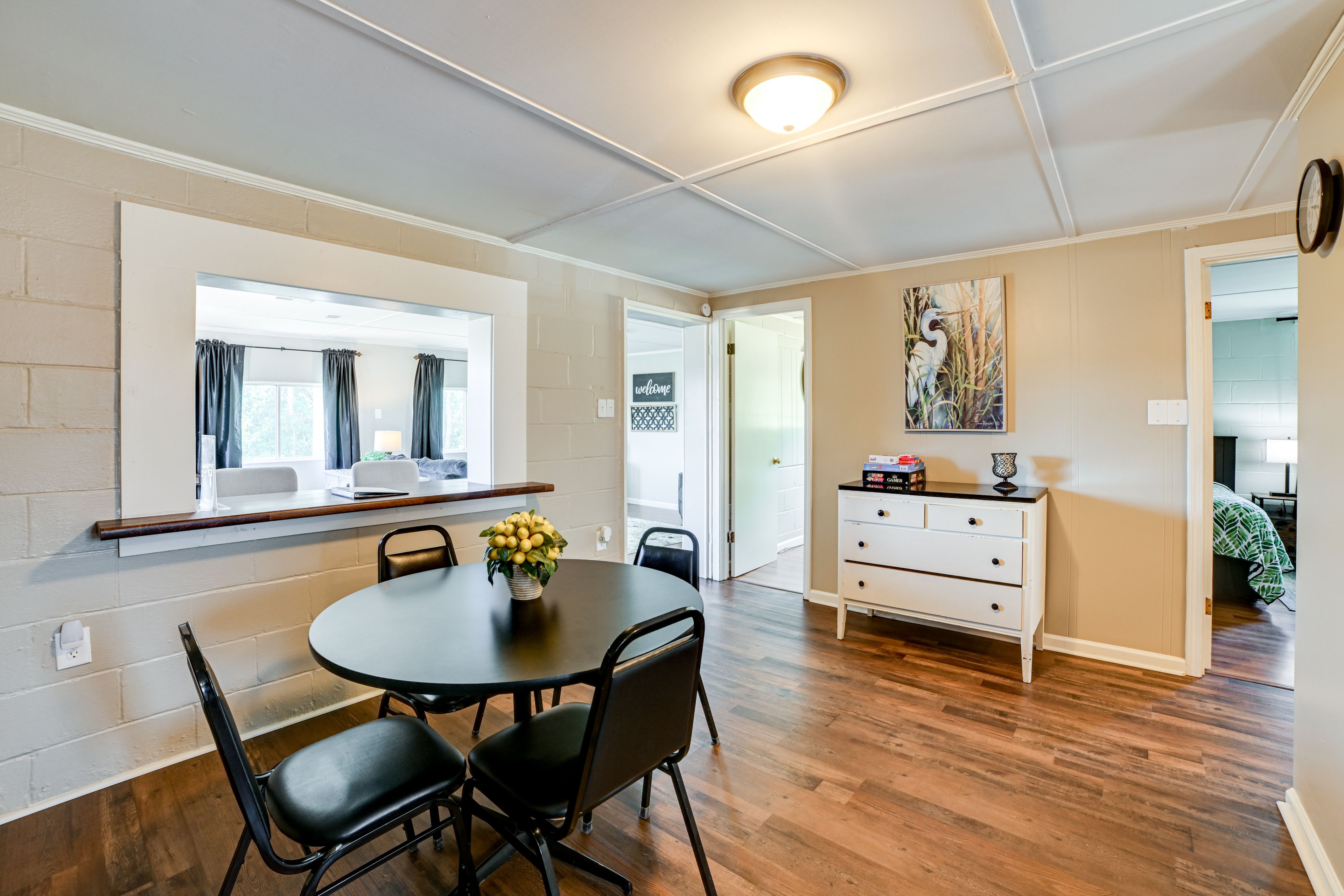 Dining Table | Dishware/Flatware