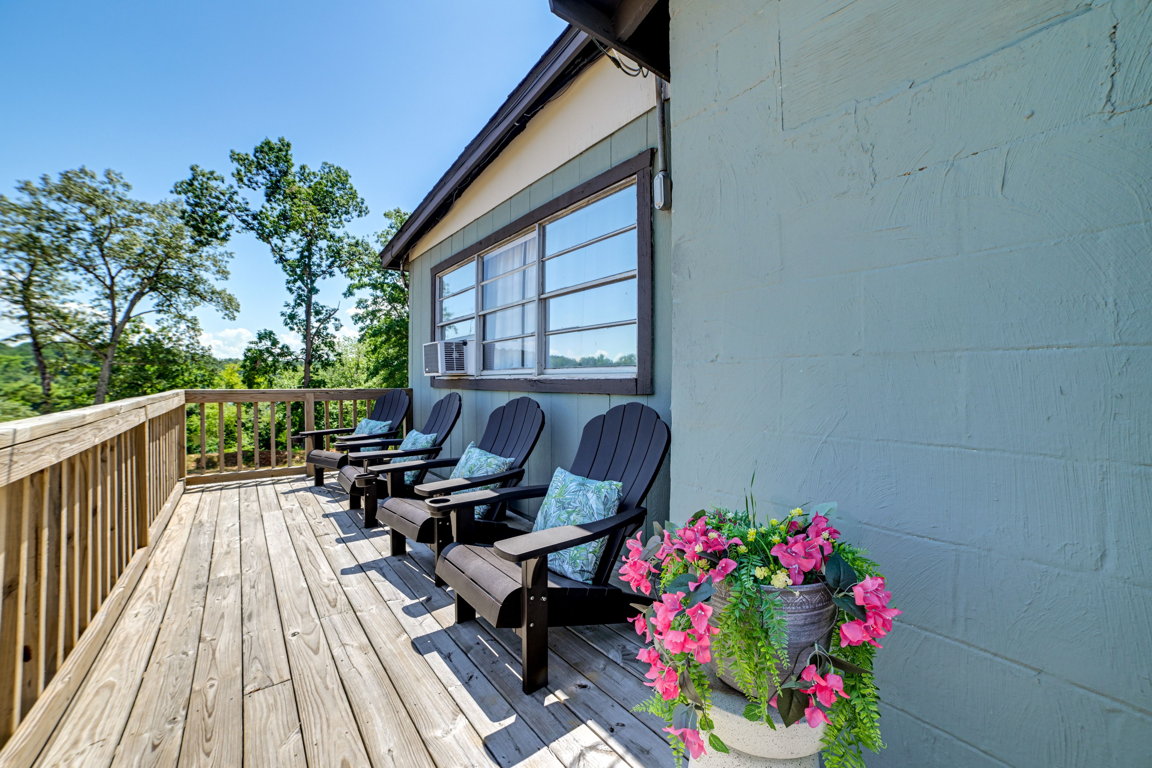 Buchanan Vacation Rental | 2BR | 1BA | 2 Steps to Enter | 700 Sq Ft