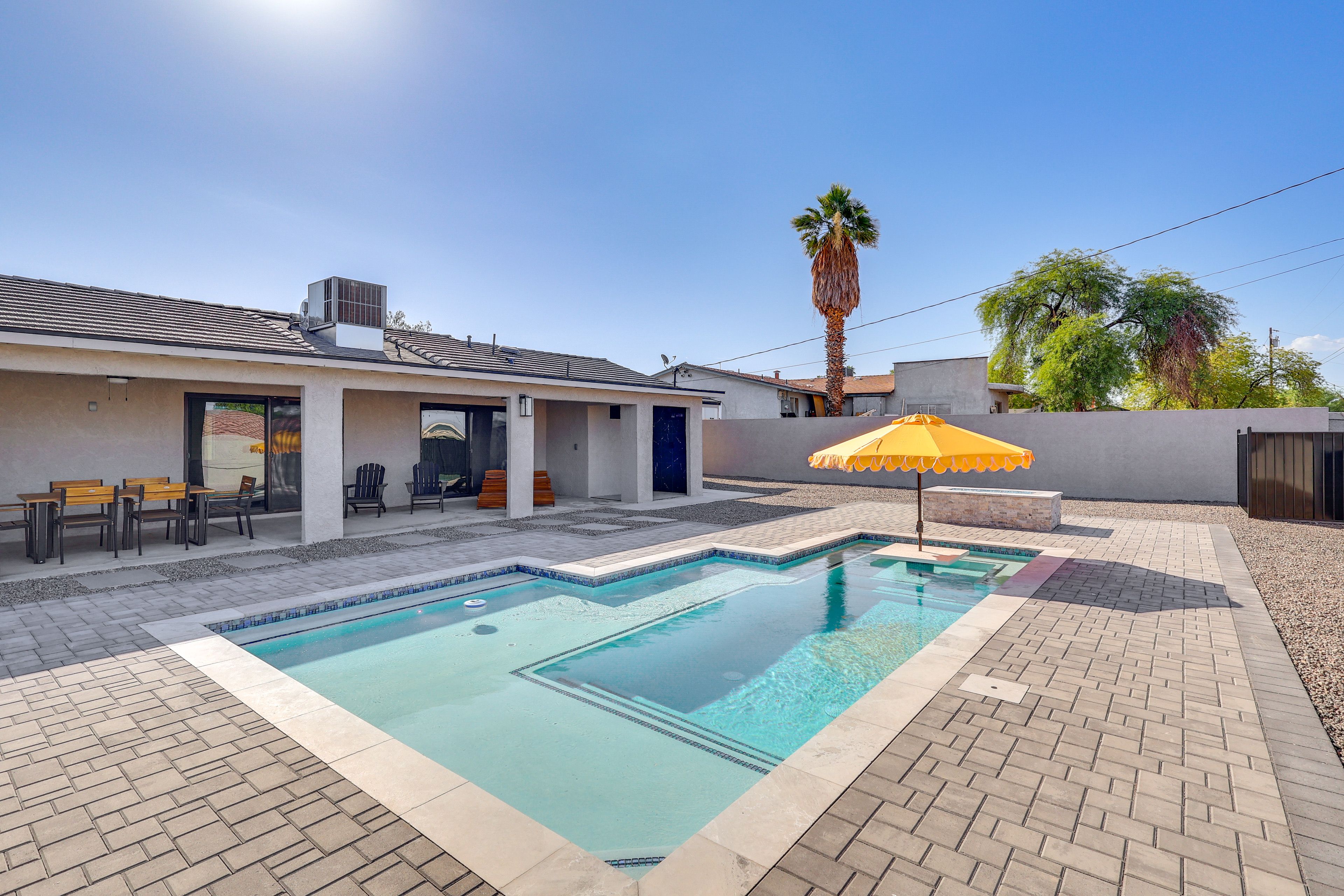 Lake Havasu City Vacation Rental | 3BR | 2BA | 1 Small Step to Enter