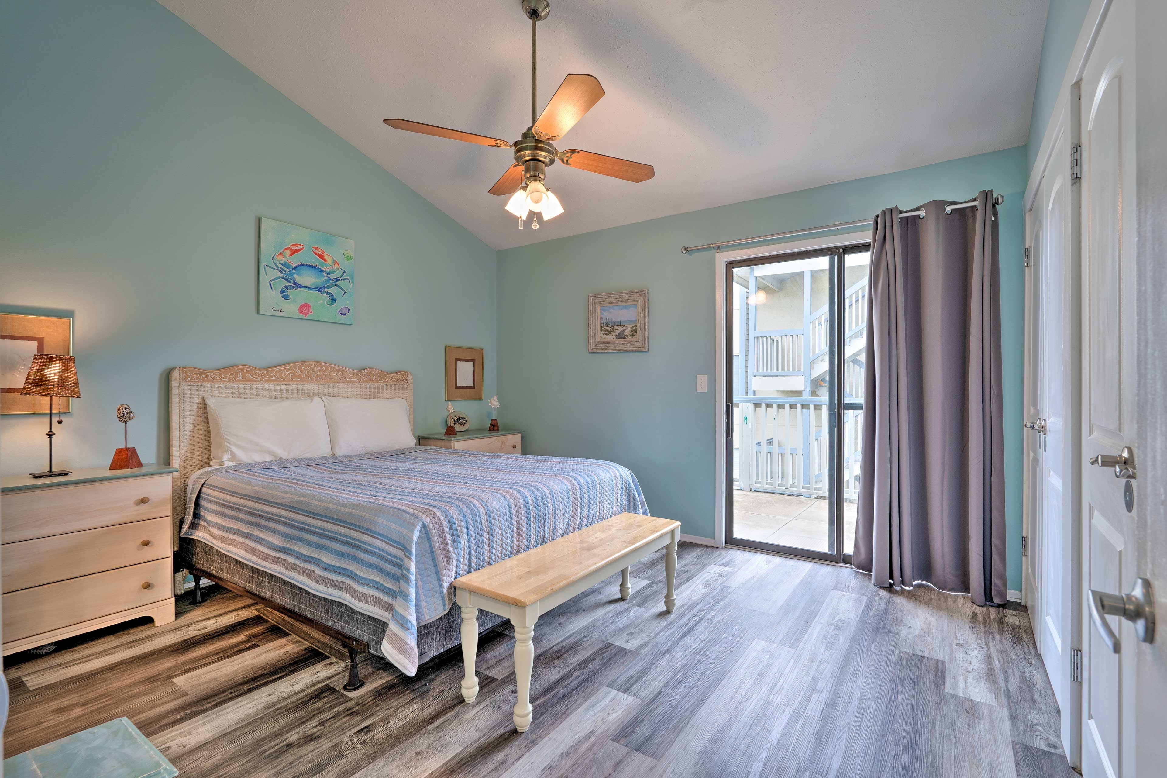 Bedroom | Queen Bed | Balcony Access | Washer/Dryer | Main Floor
