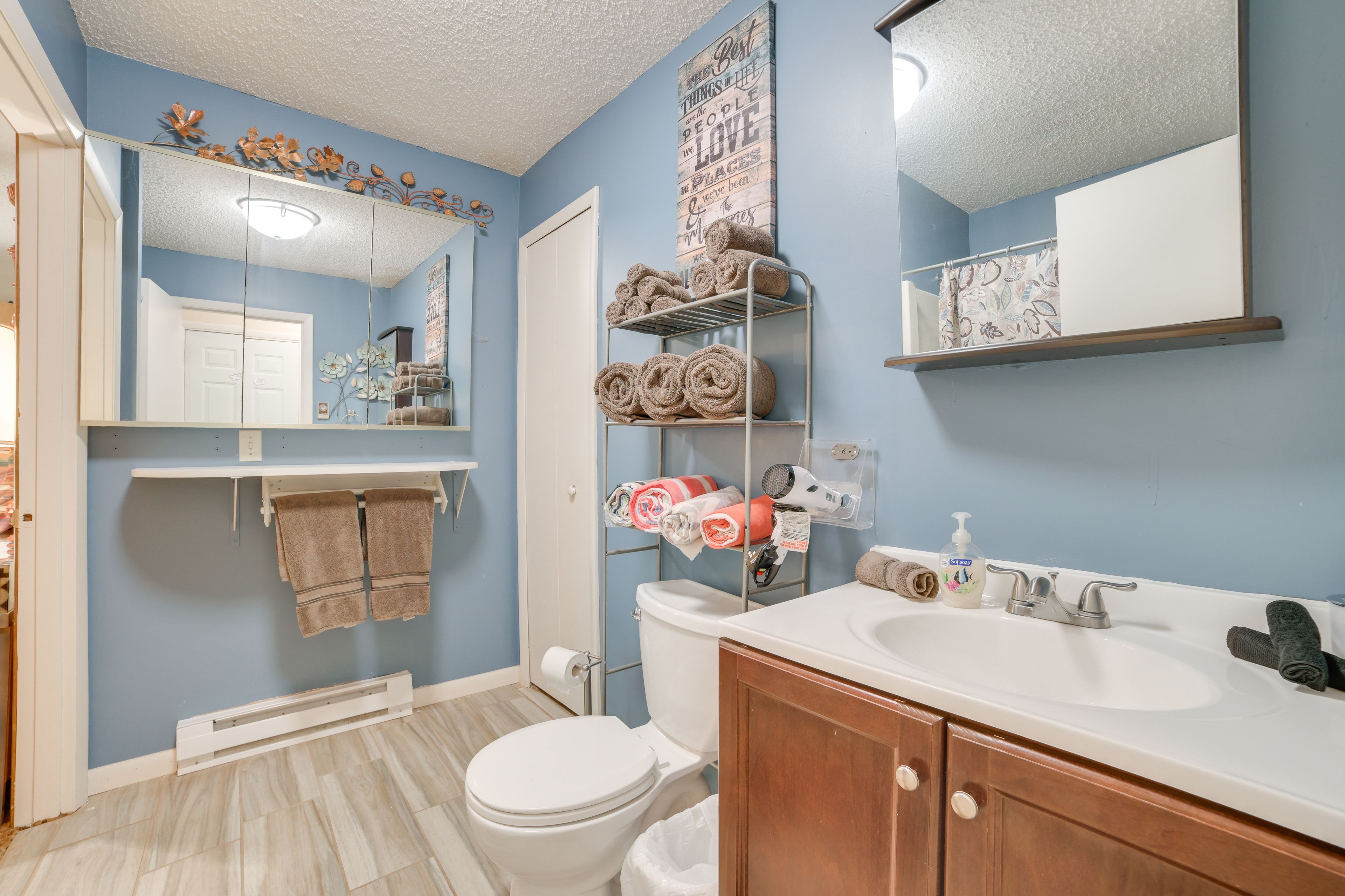 Full Bath | 1st Floor