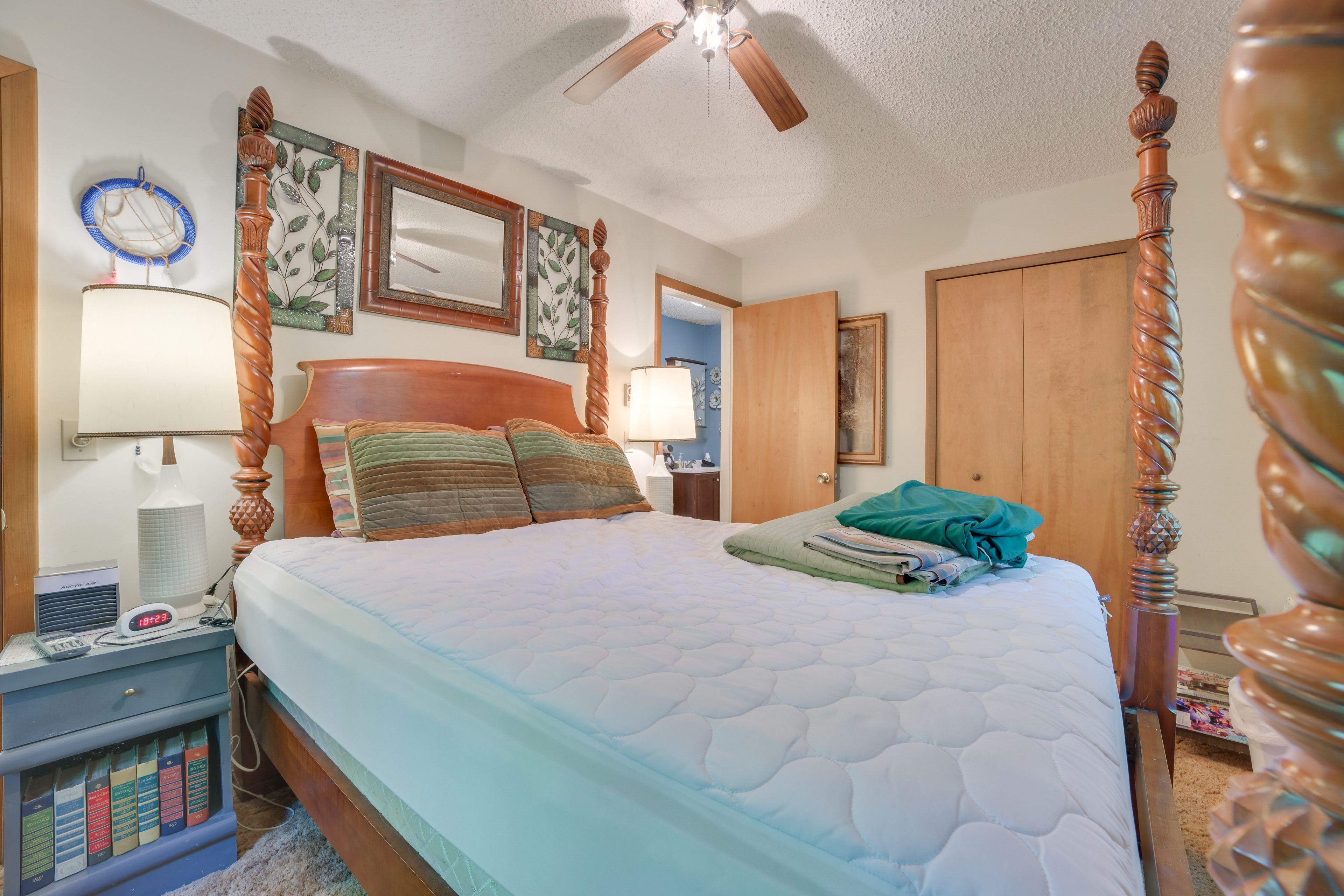 Bedroom 1 | King Bed | 1st Floor