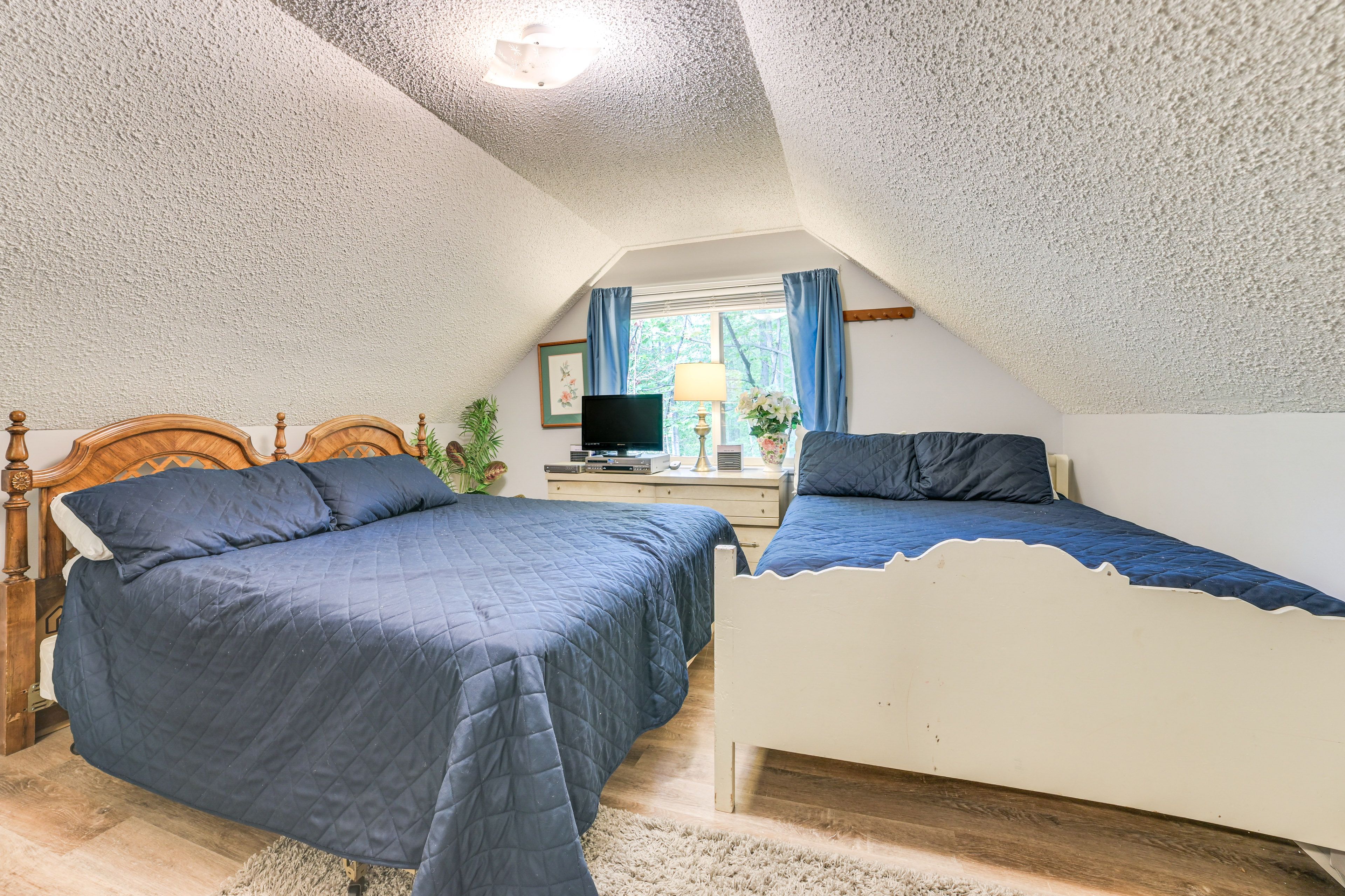 Bedroom 4 | Queen Bed | Full Bed | 2nd Floor