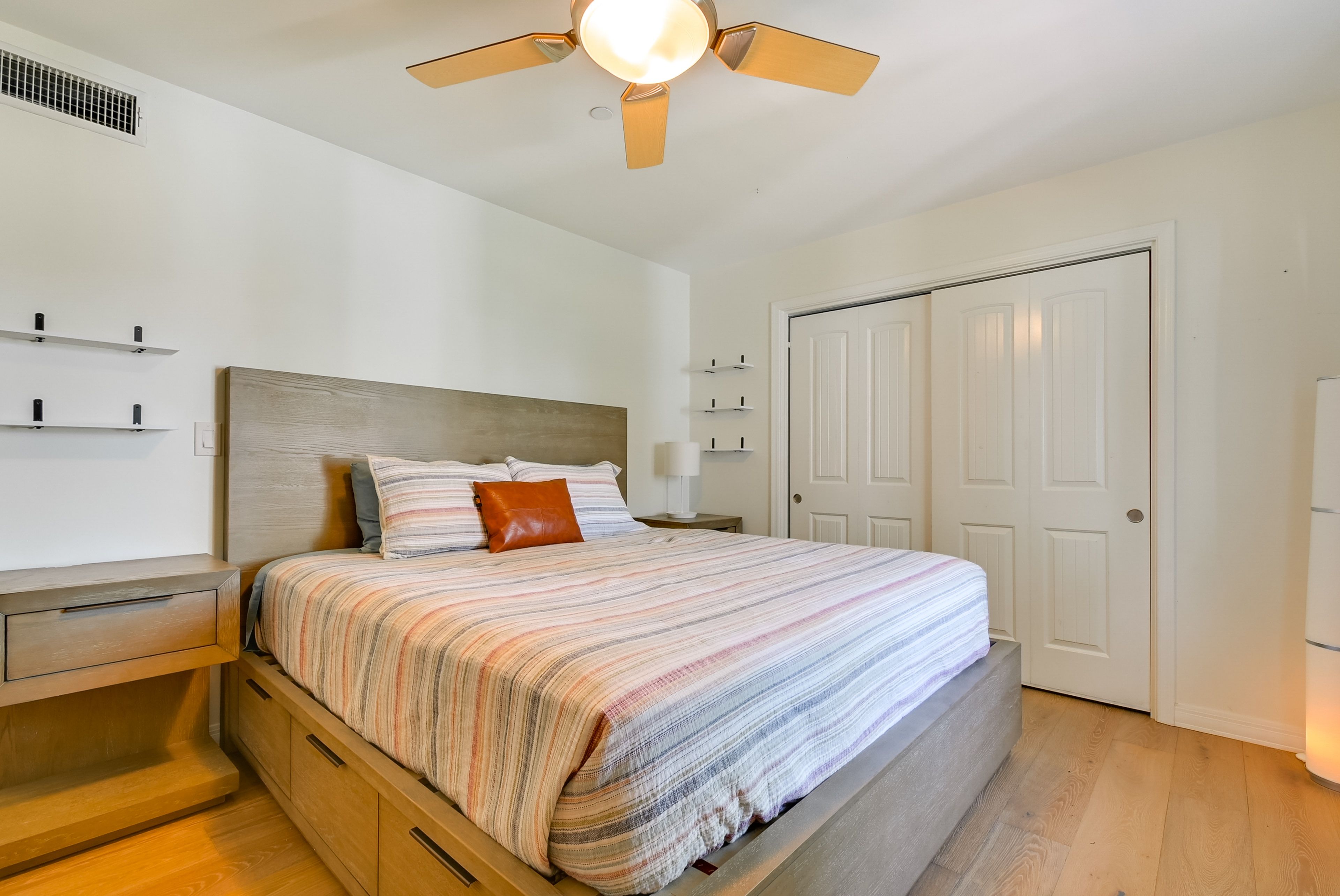 Bedroom 2 | King Bed
