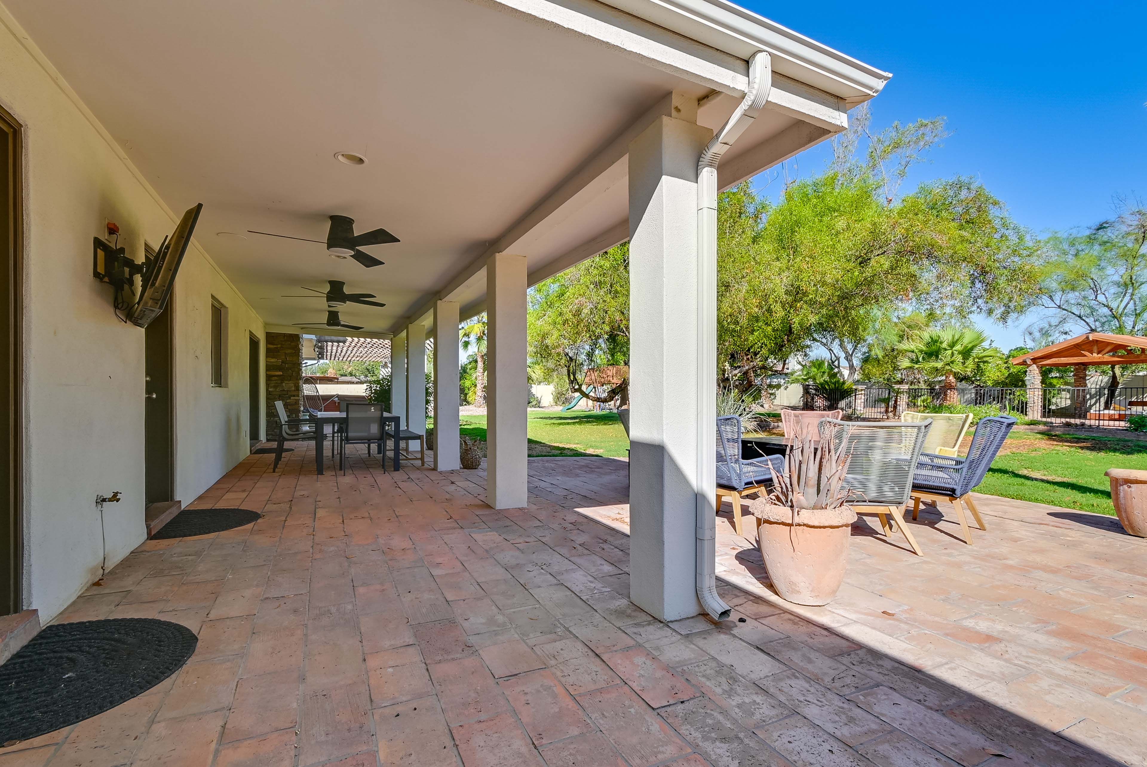 Patio | Gas Grill | Outdoor Dining Set | Hot Tub