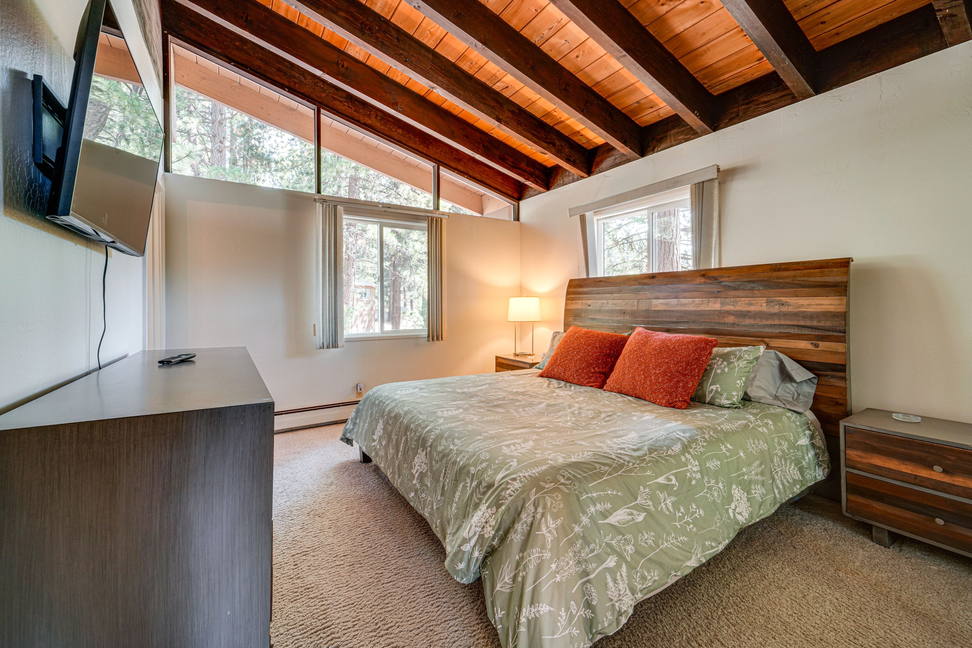 Bedroom 1 | 2nd Floor | King Bed | Smart TV | Linens Provided