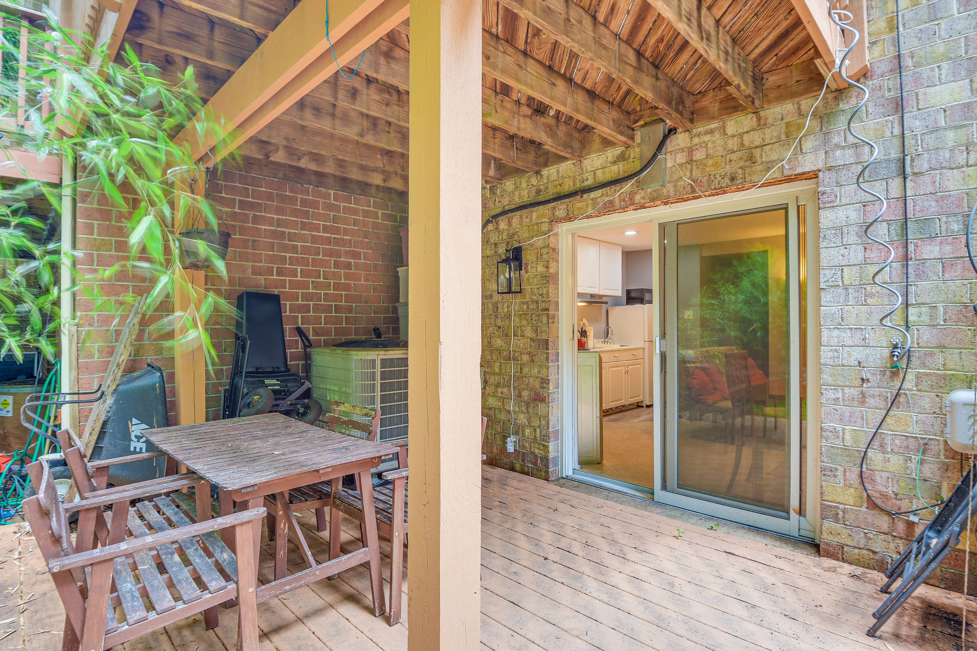 Deck | Outdoor Dining Area