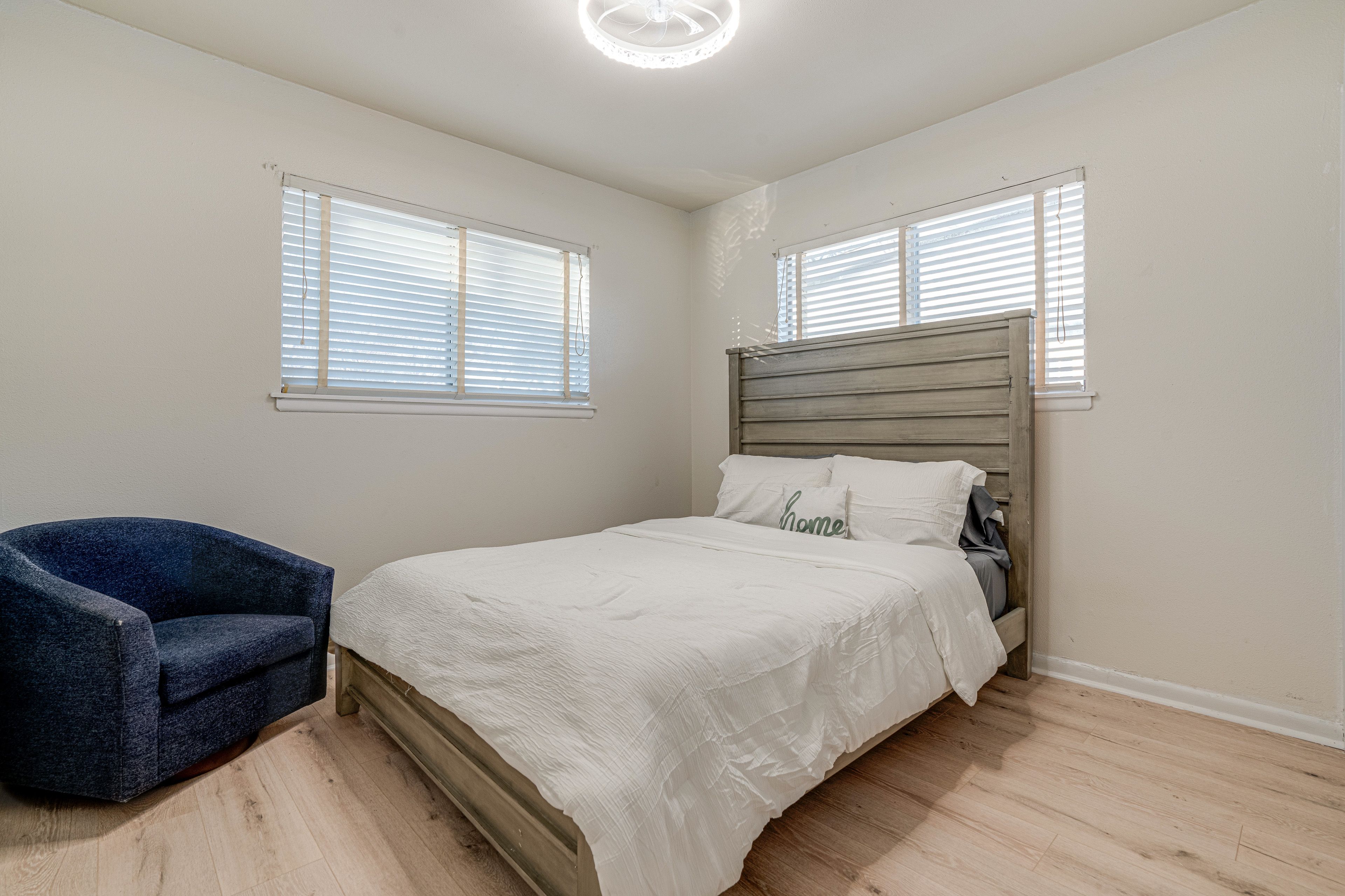 Bedroom 2 | Queen Bed