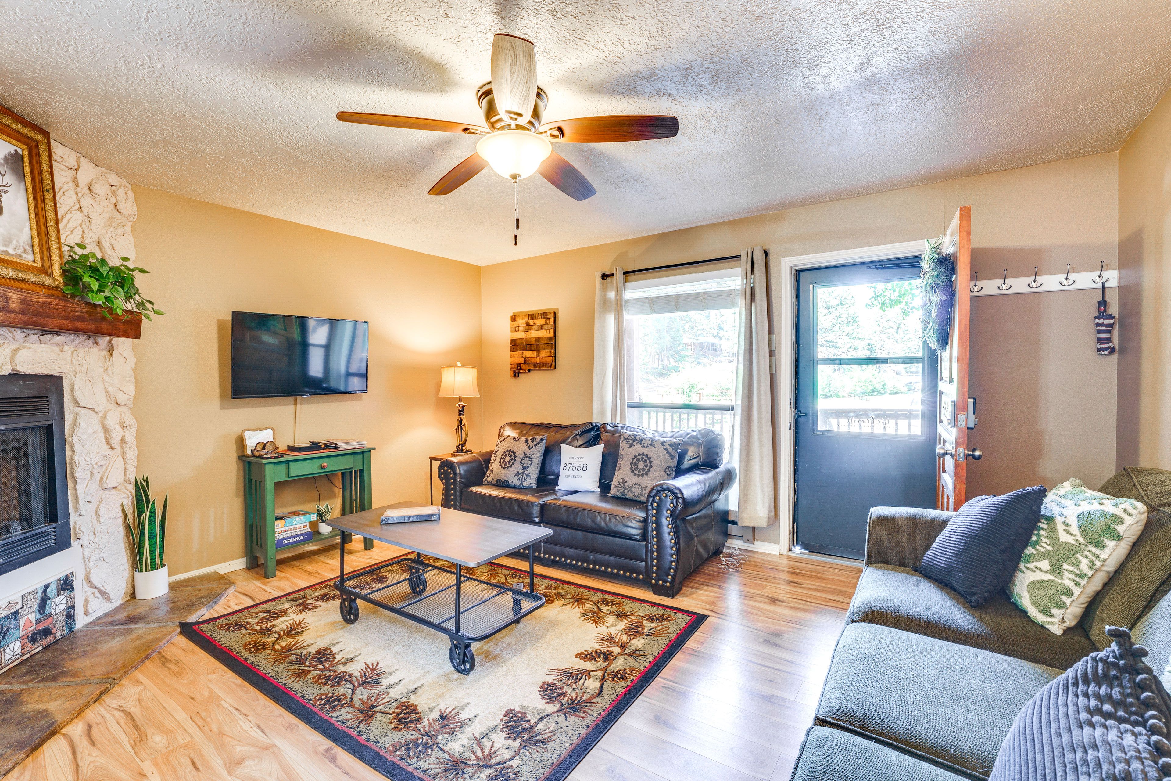 Living Room | Full Sleeper Sofa | Free WiFi | 1st Floor