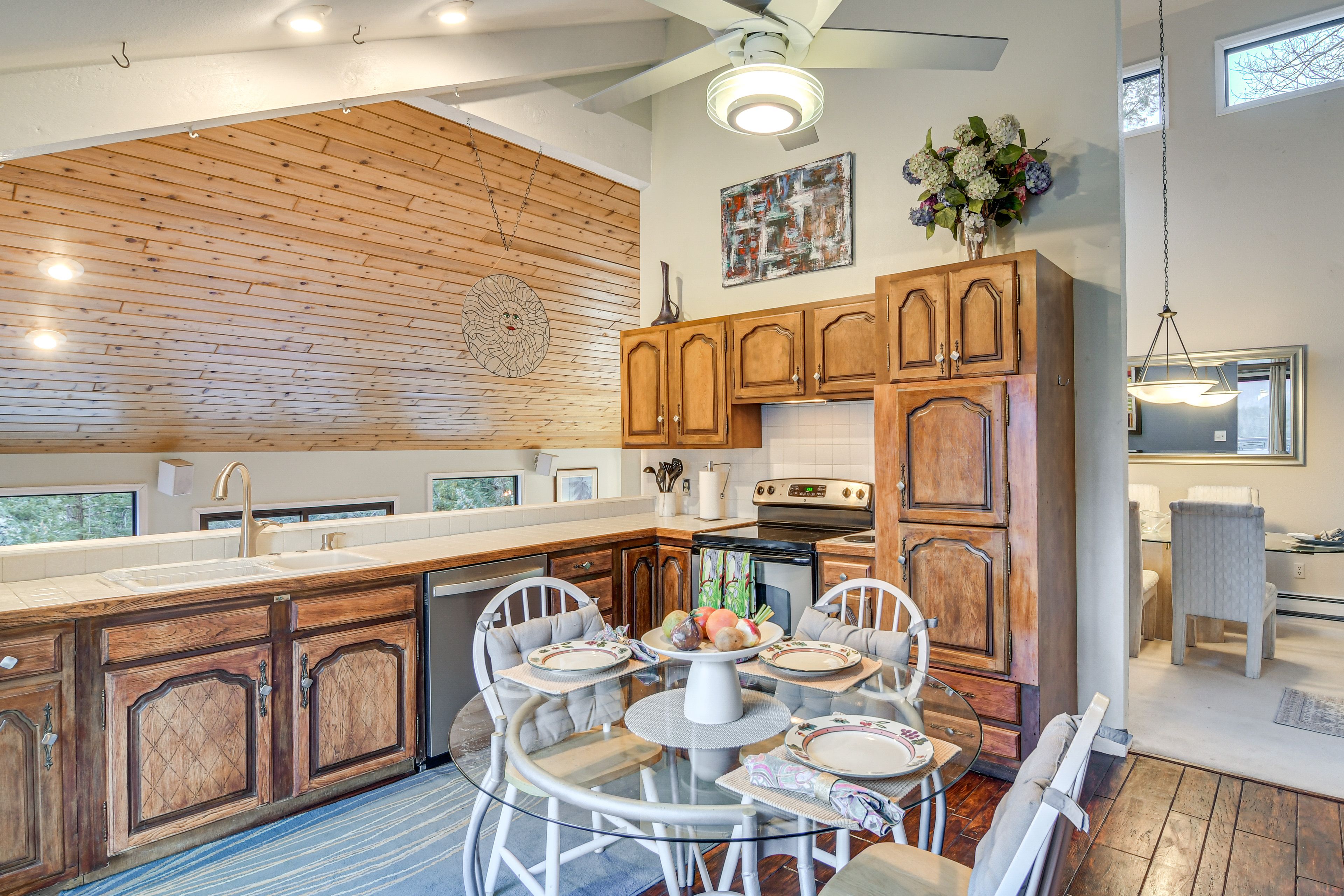 Breakfast Nook | Upper Level