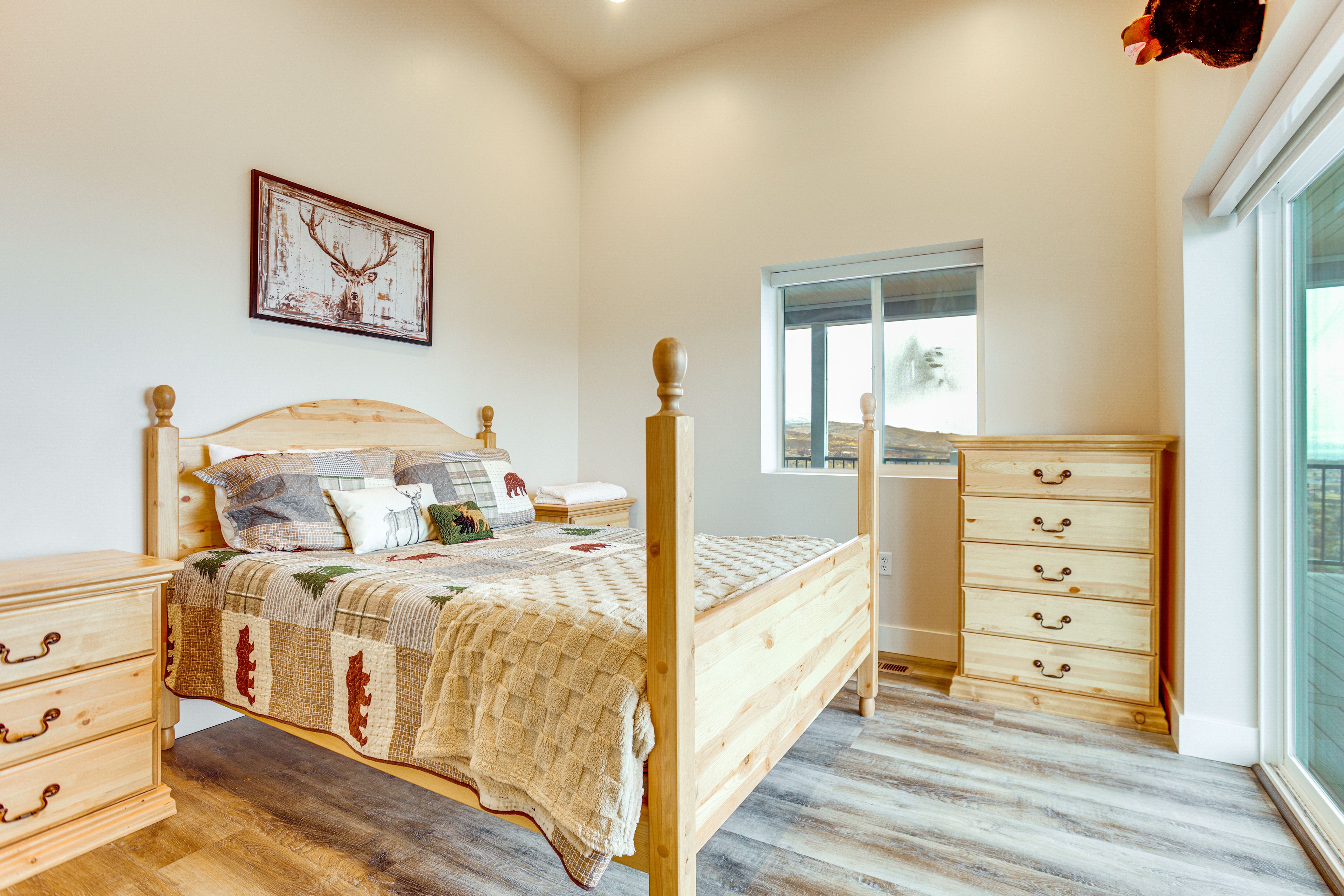 Bedroom 7 | Queen Bed | 2nd Floor