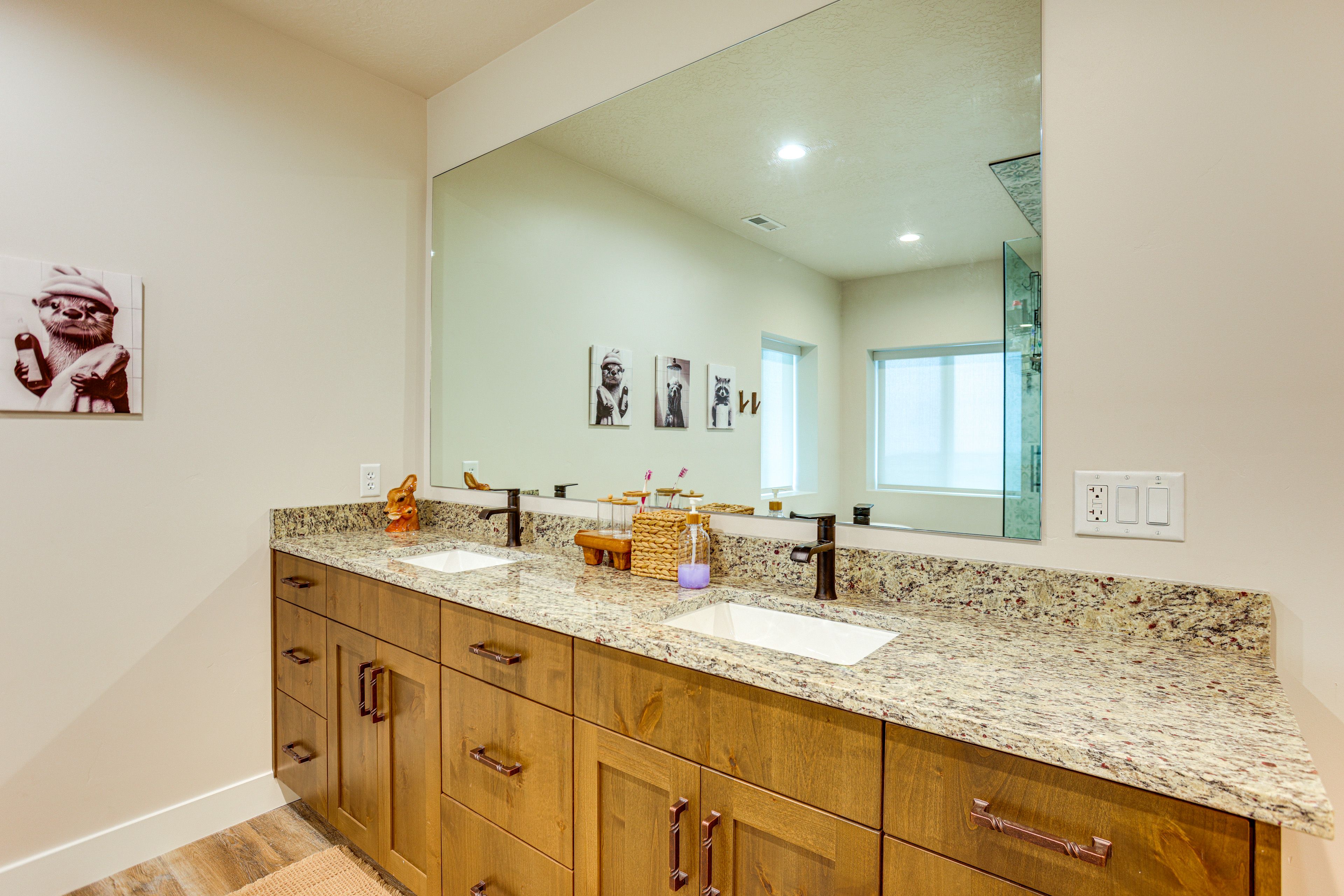 Full Bathroom | 1st Floor