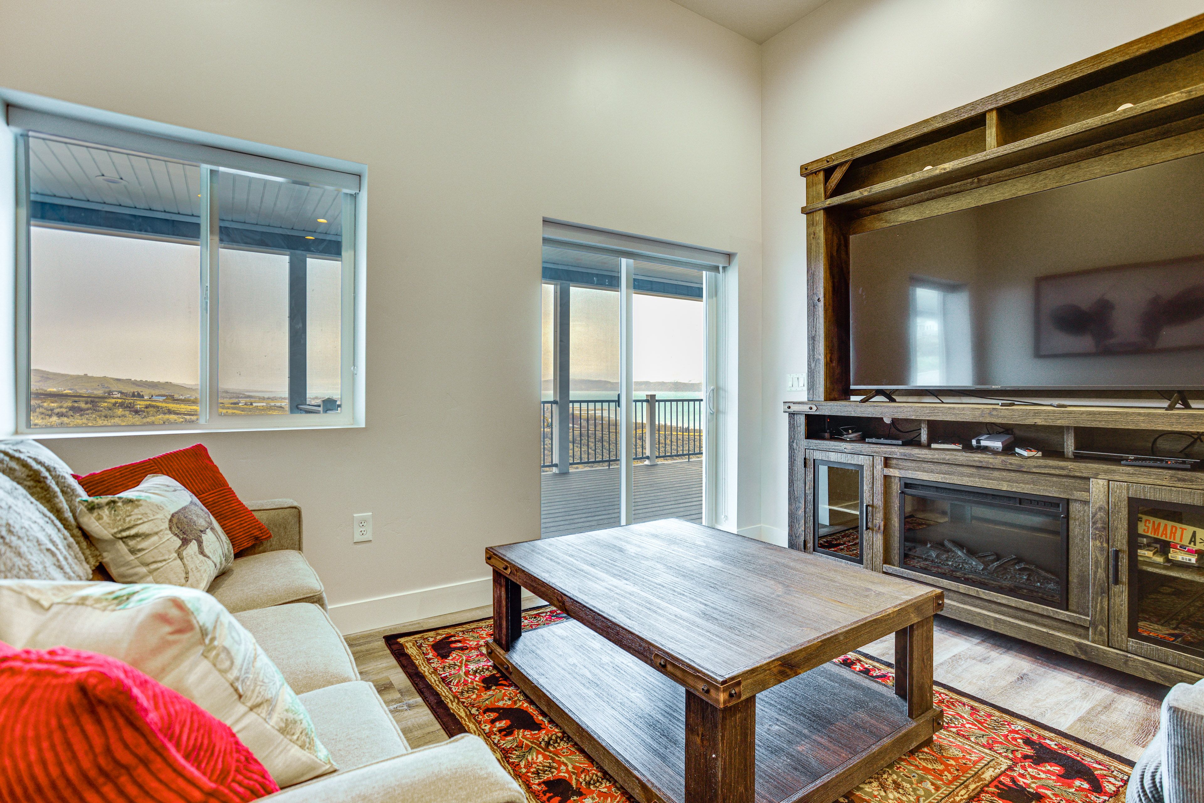 Loft | 2nd Floor | Queen Sleeper Sofa | Smart TV