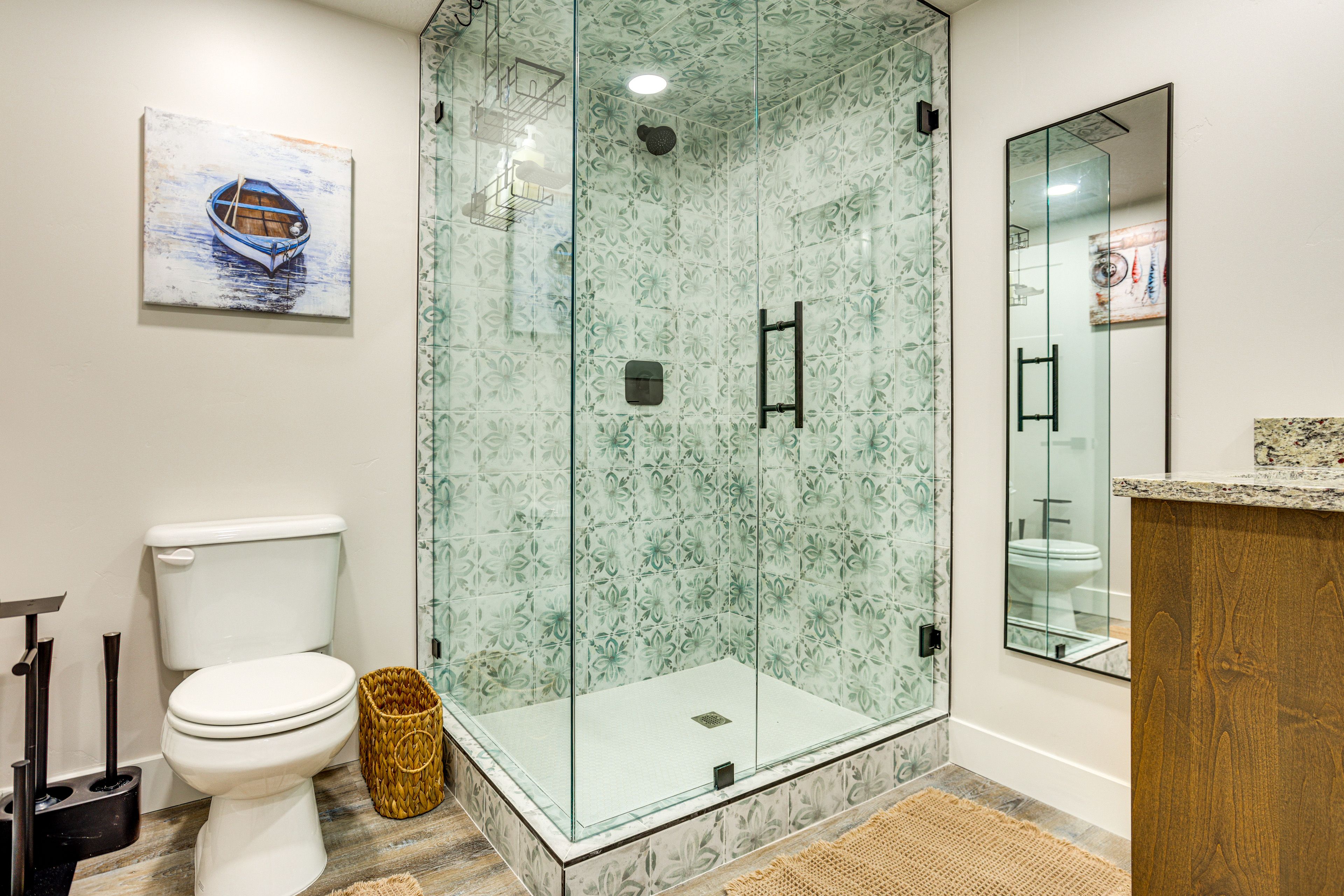 Full Bathroom | 2nd Floor