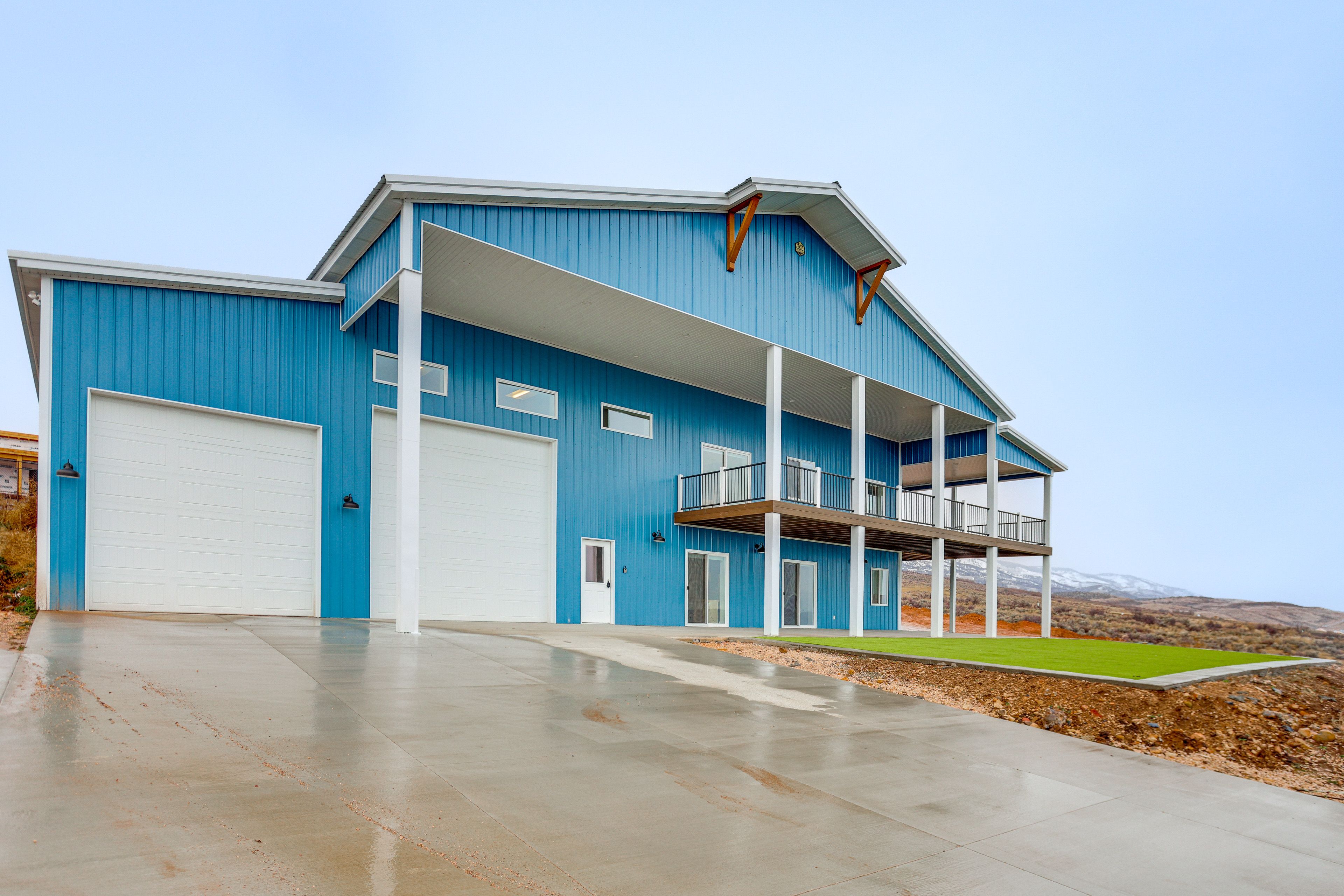 Exterior | Driveway (8 Vehicles) | Boats & RVs Allowed