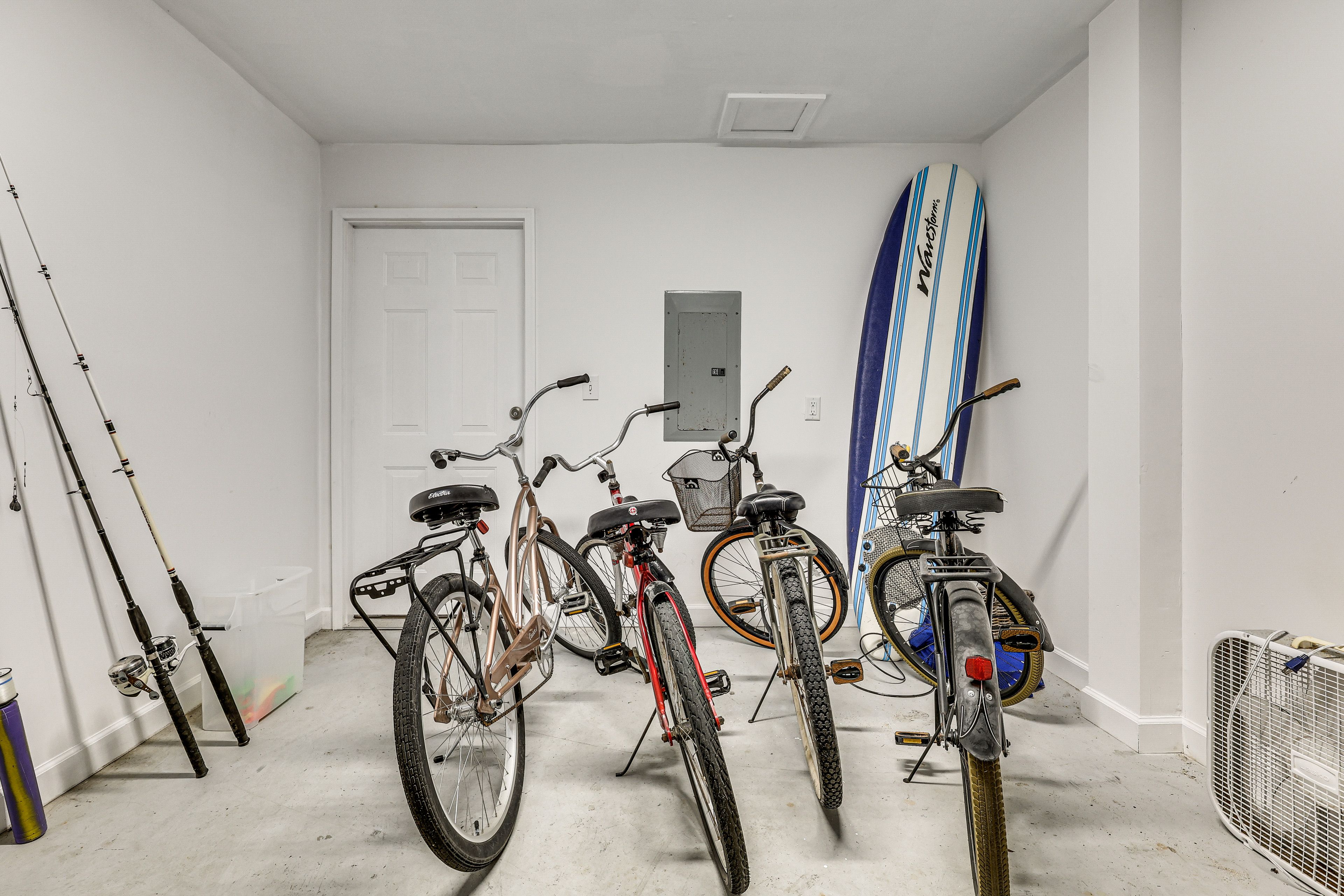 Parking | Garage (1 Vehicle) | Driveway (3 Vehicles)