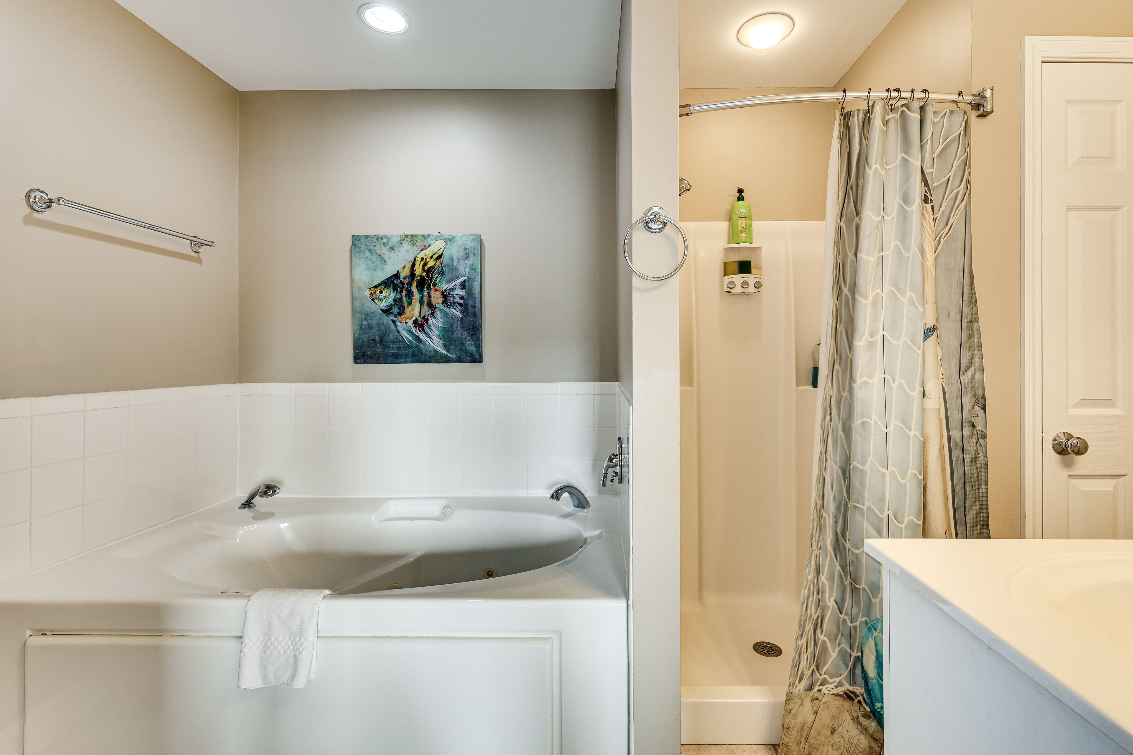 Full Bathroom | Main Level
