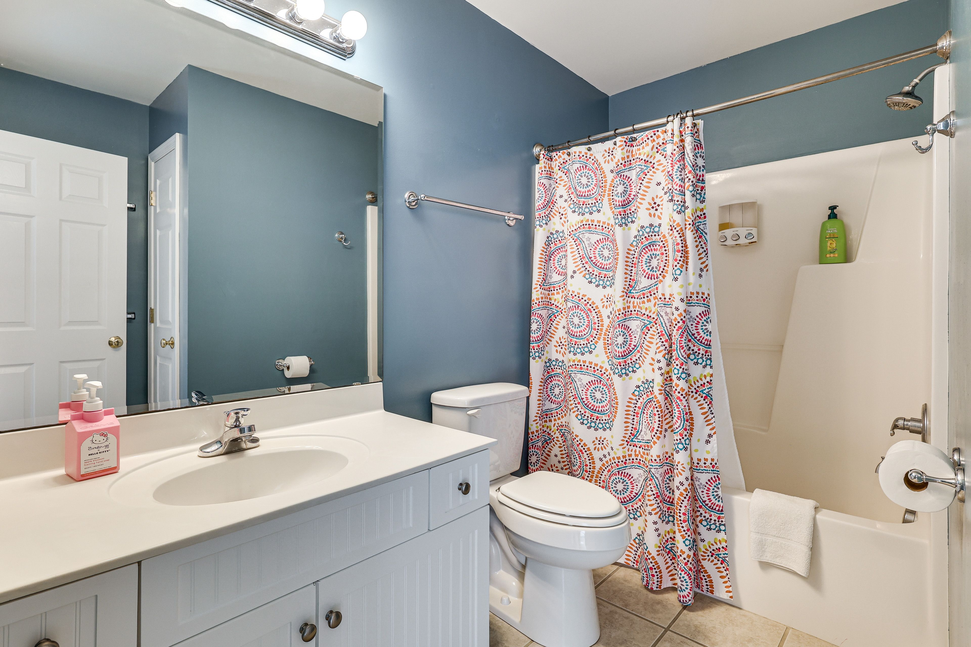 Full Bathroom | Upper Level