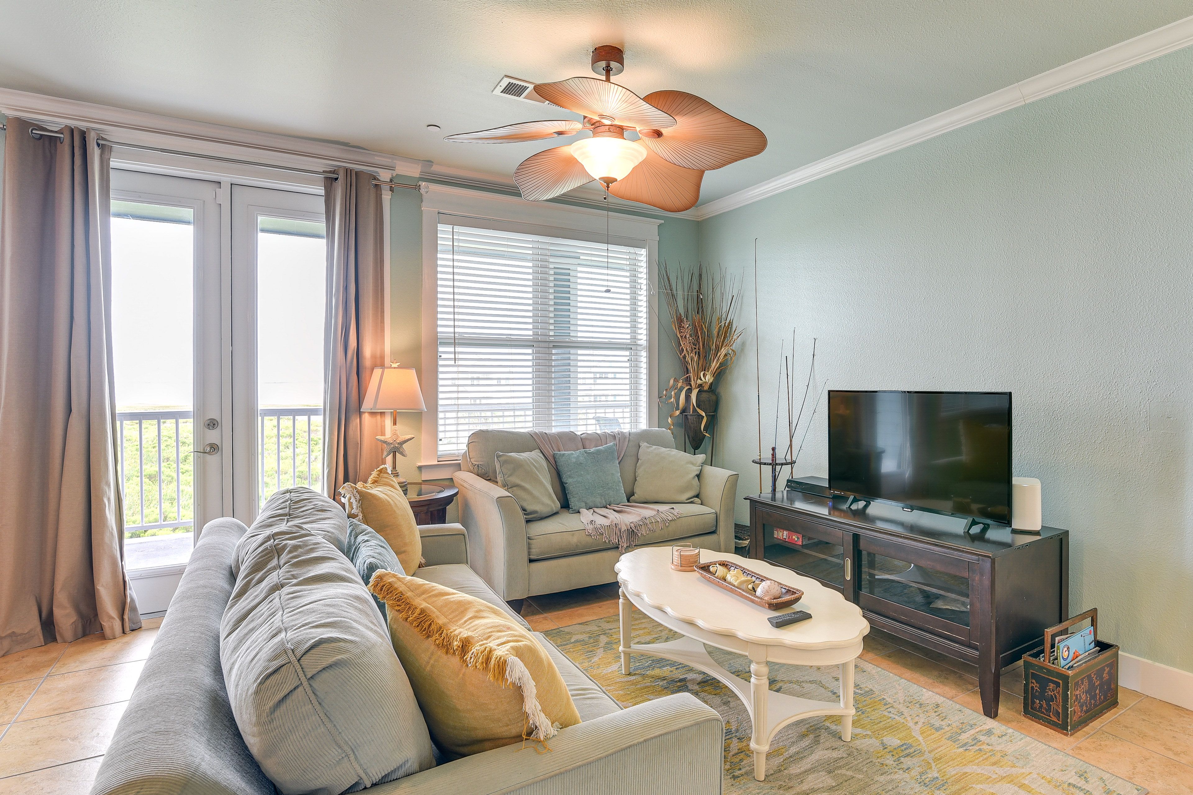 Interior | Single-Story Condo | Free WiFi | In-Unit Laundry
