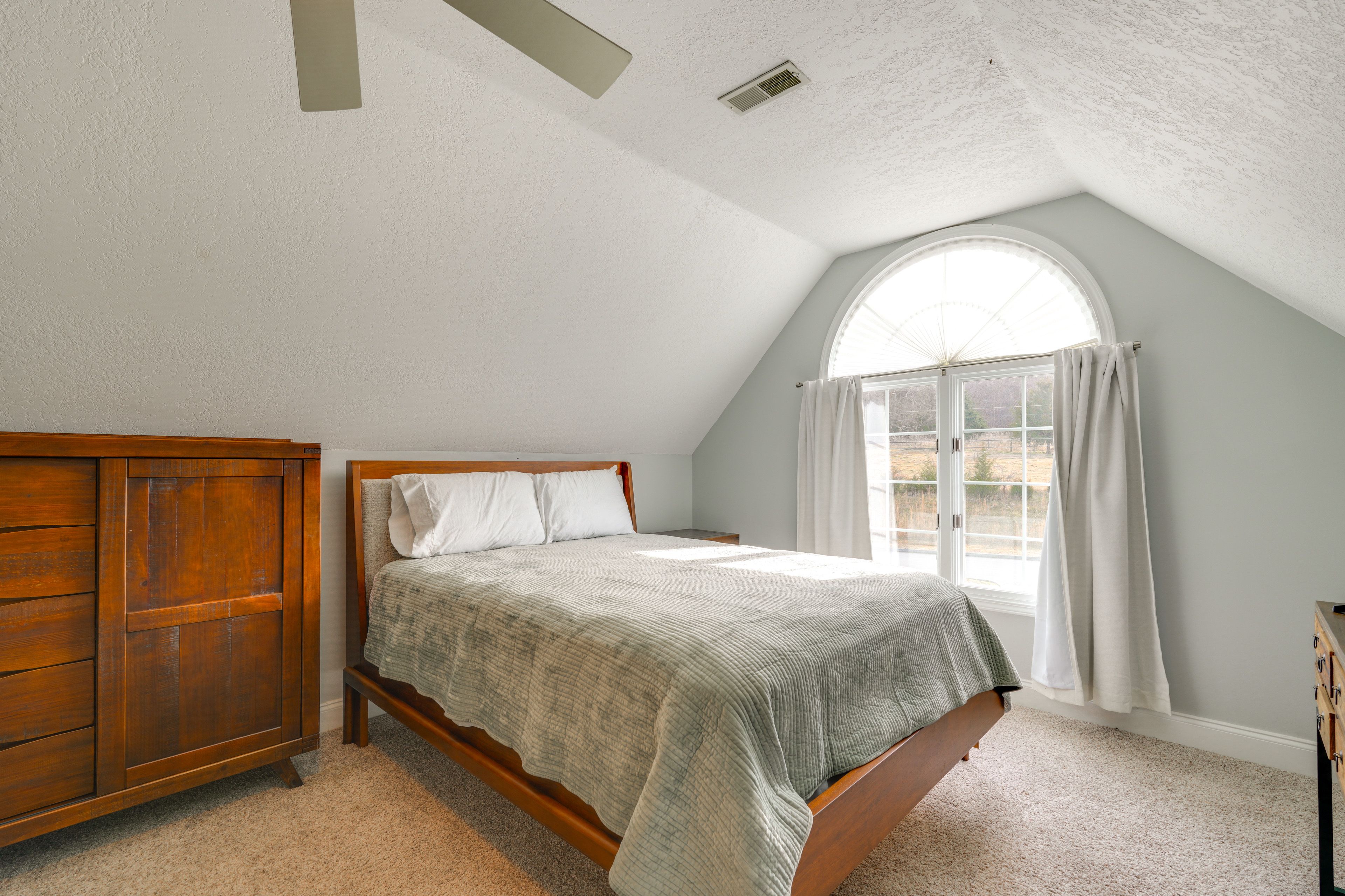 Bedroom 4 | Queen Bed | 2nd Floor