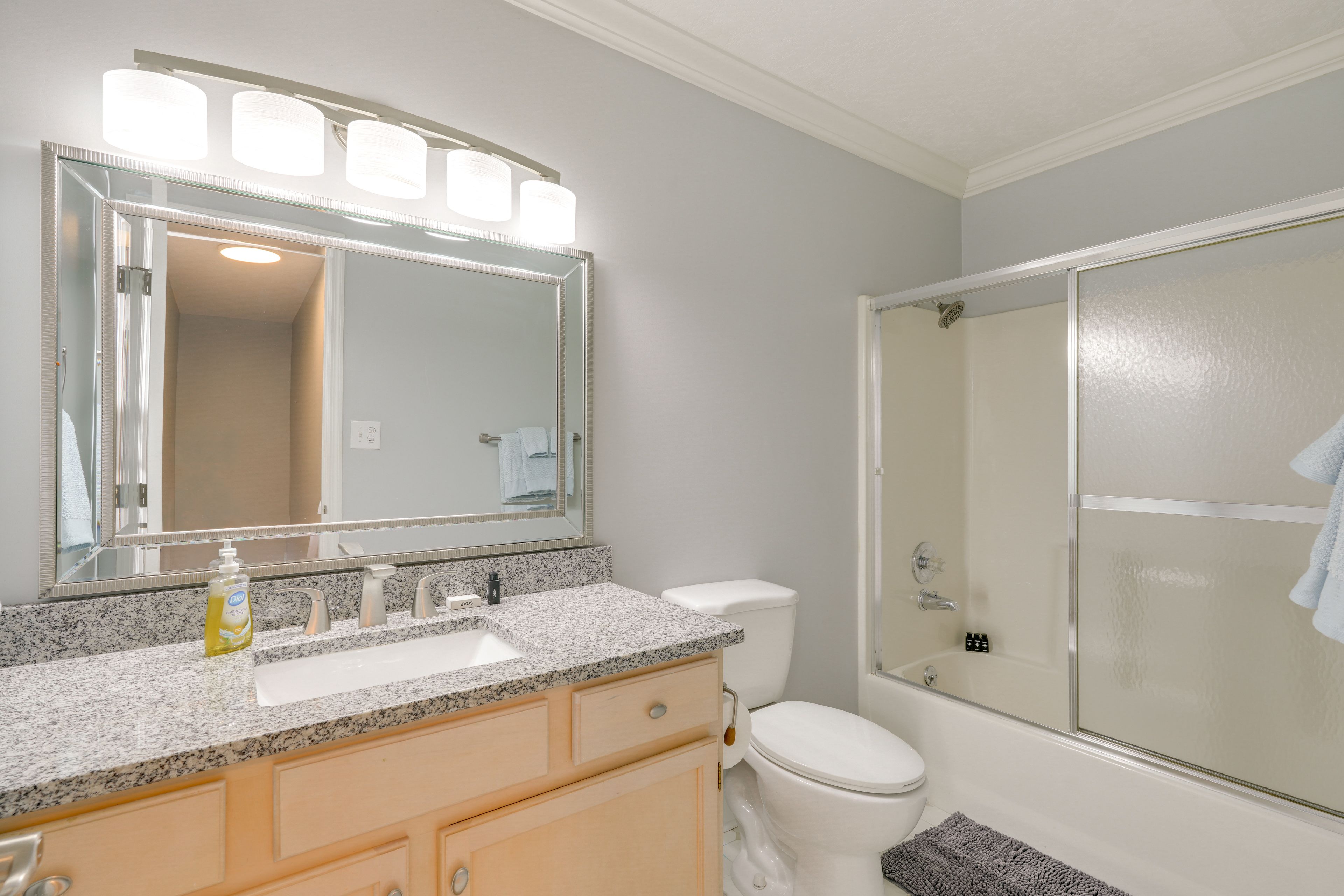 Full Bathroom | 1st Floor