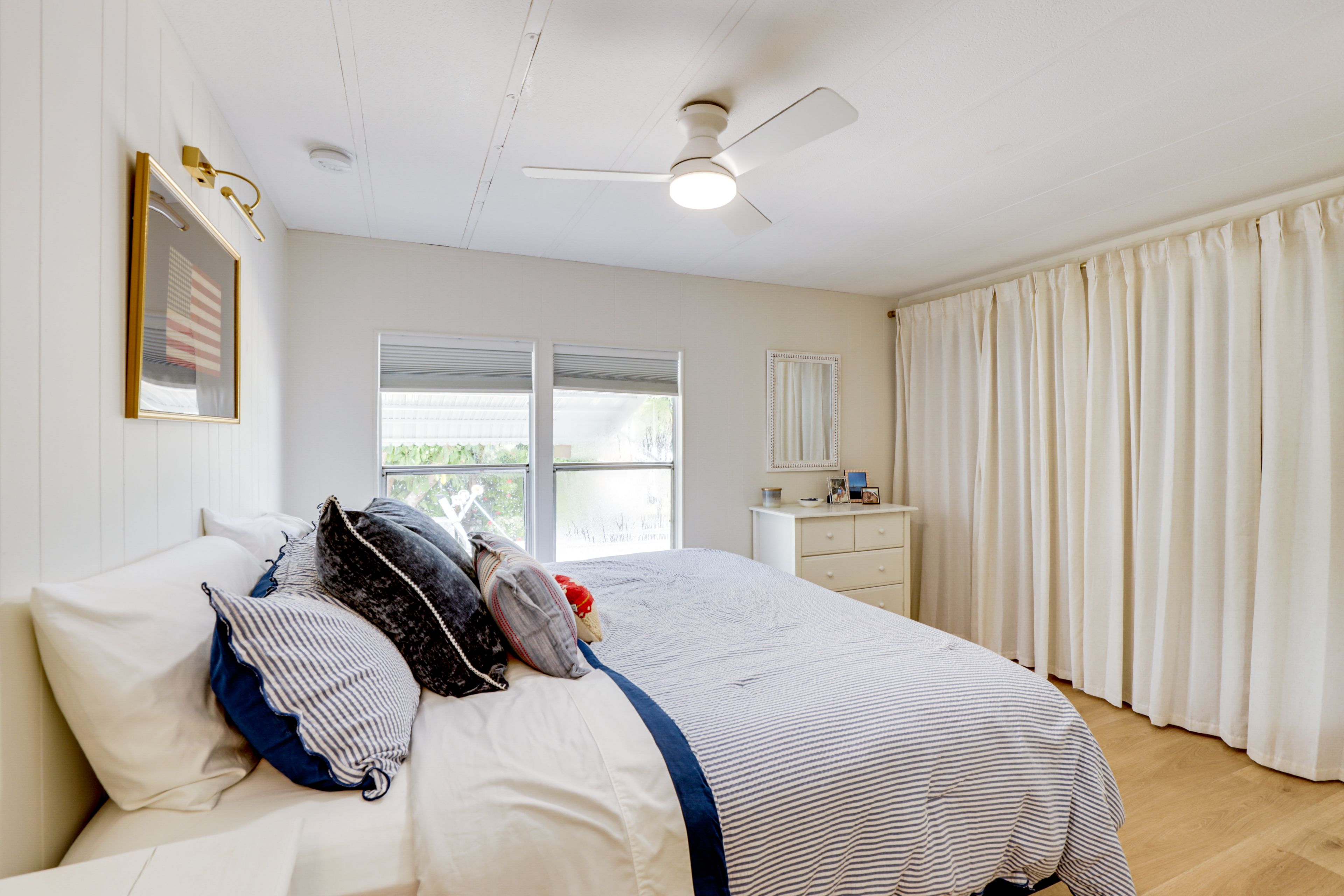 Bedroom 2 | King Bed