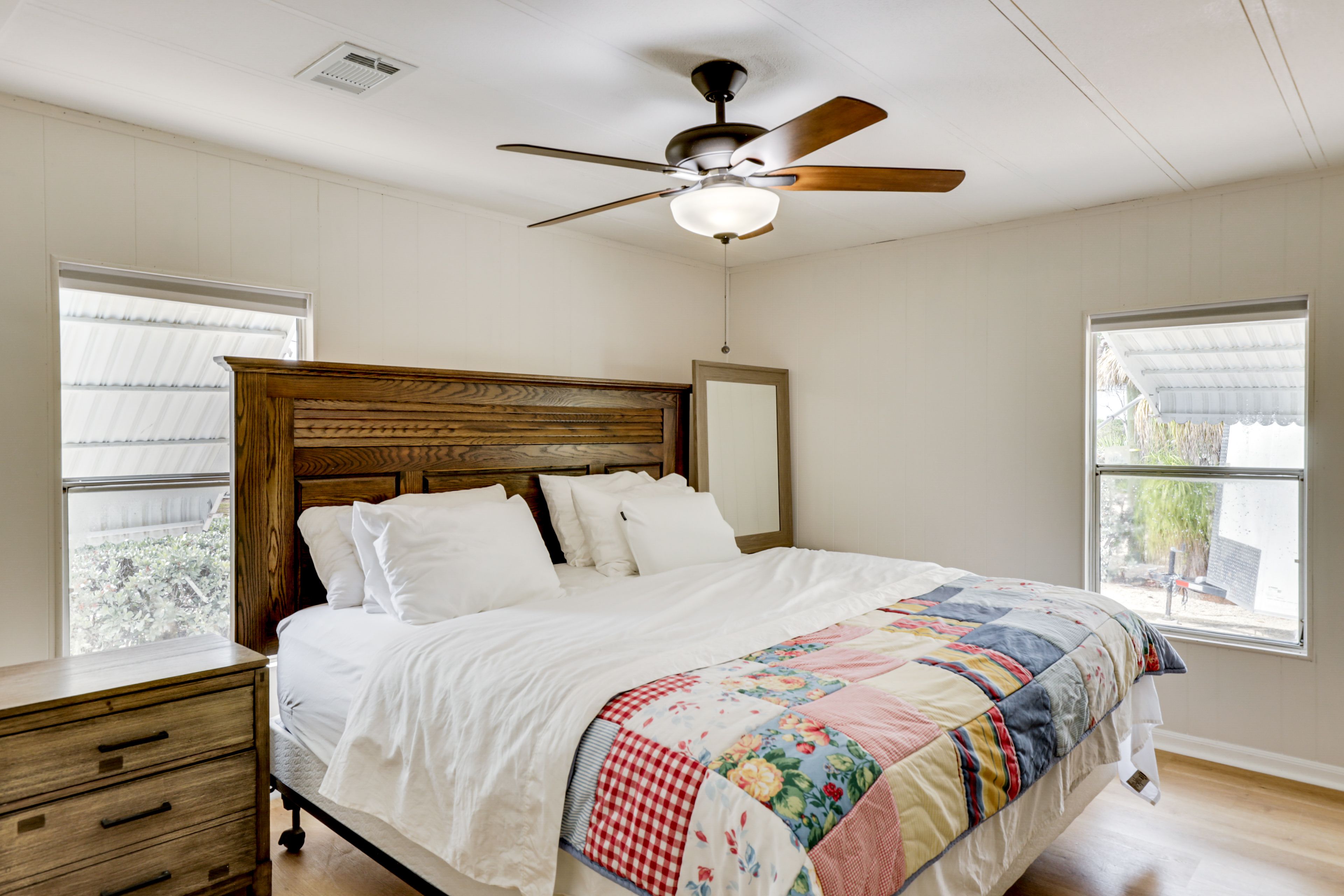 Bedroom 1 | King Bed | Linens