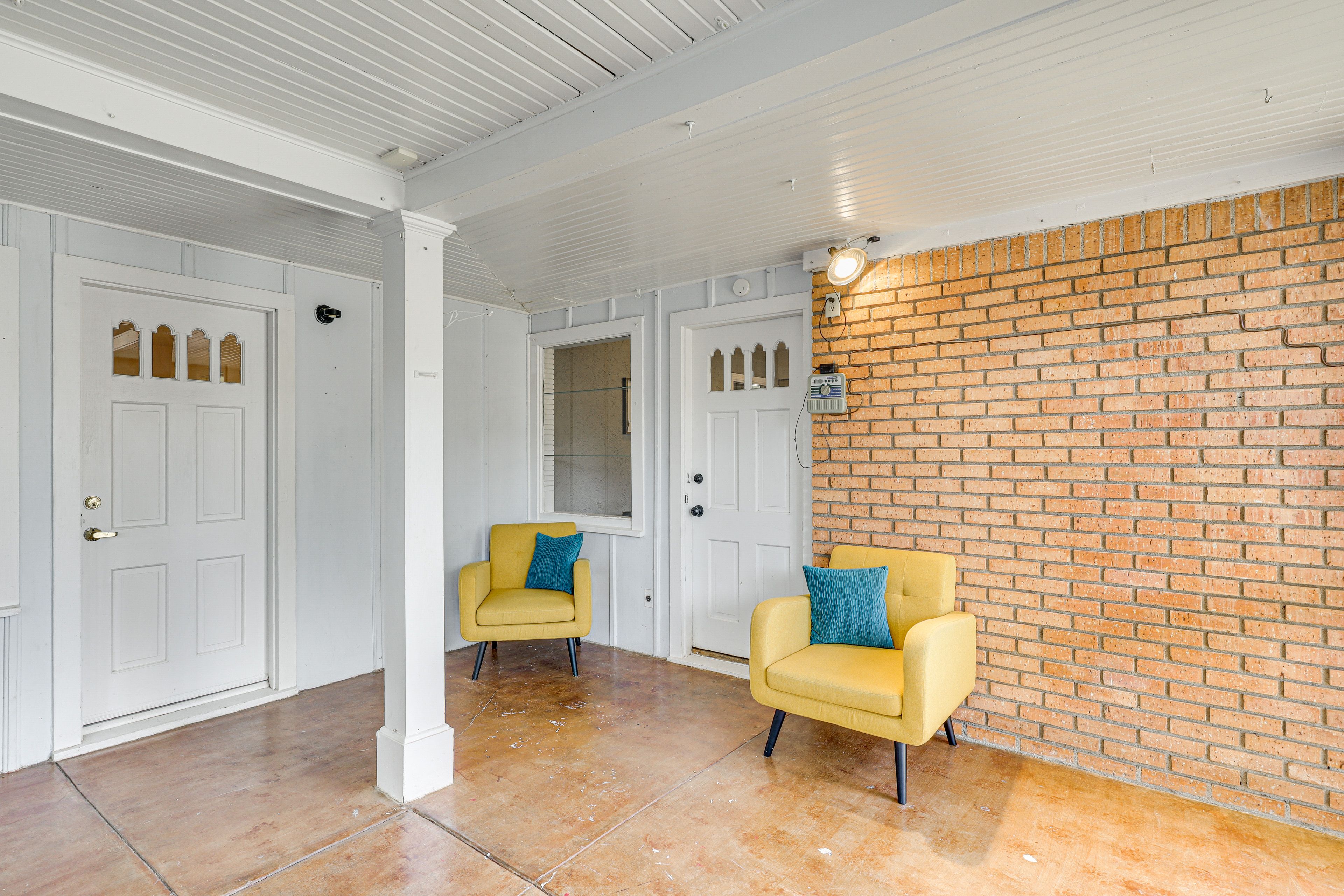 Enclosed Sunroom | Seating