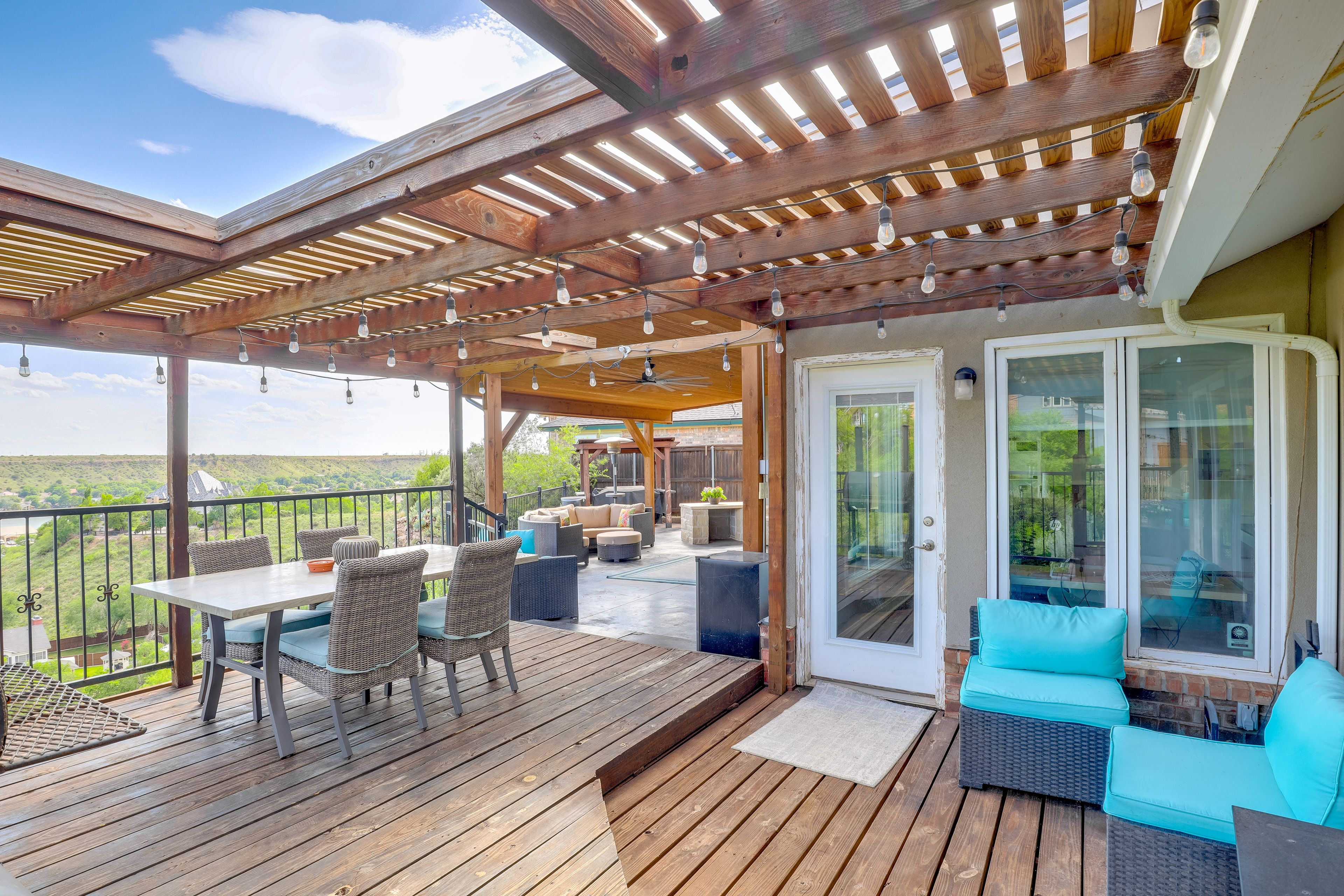 Patio | Gas & Charcoal Grills | Gas Fire Pit | Fireplace