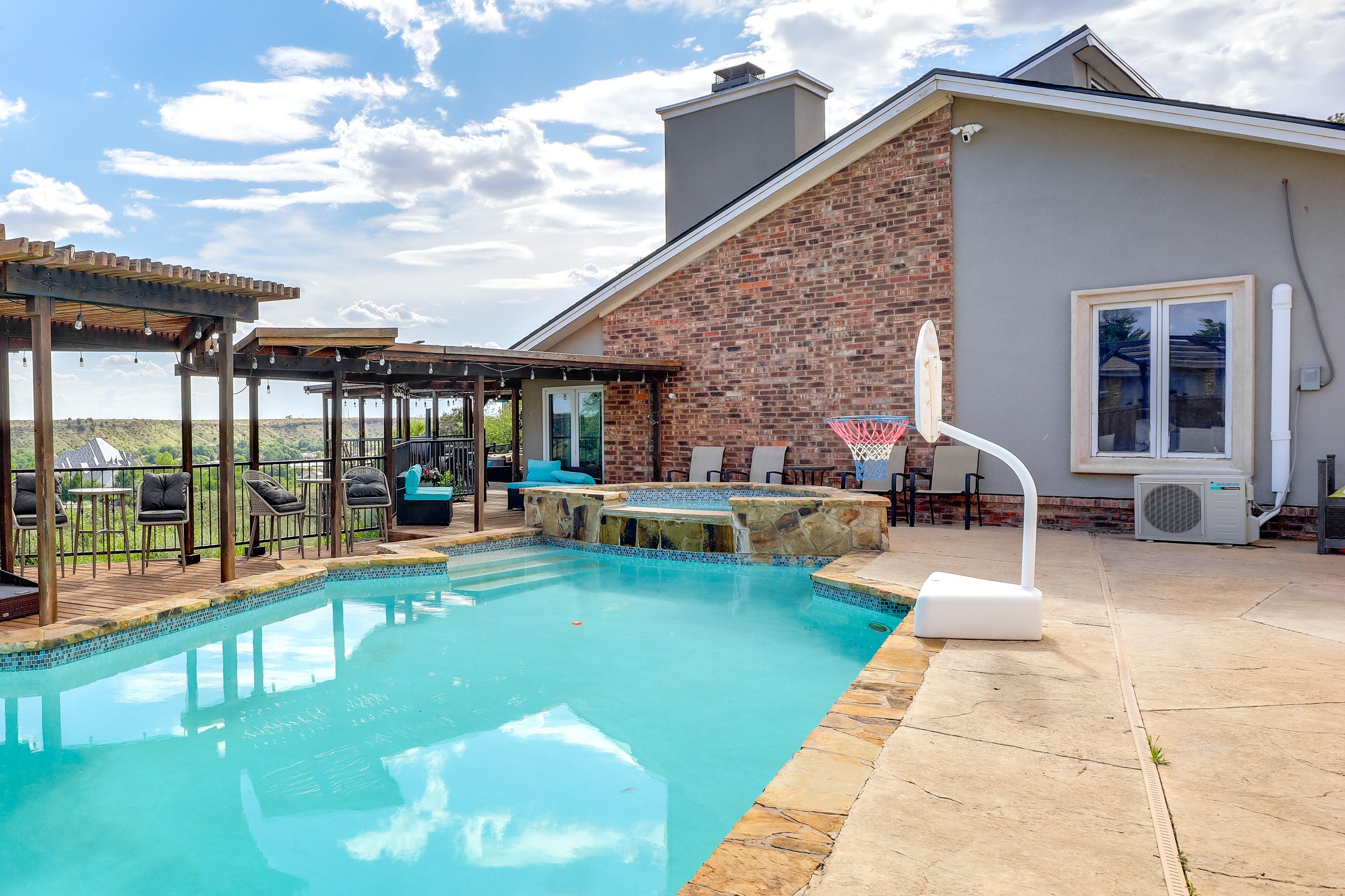 Ransom Canyon Vacation Rental | 3BR | 3BA | 2,500 Sq Ft | Stairs Required