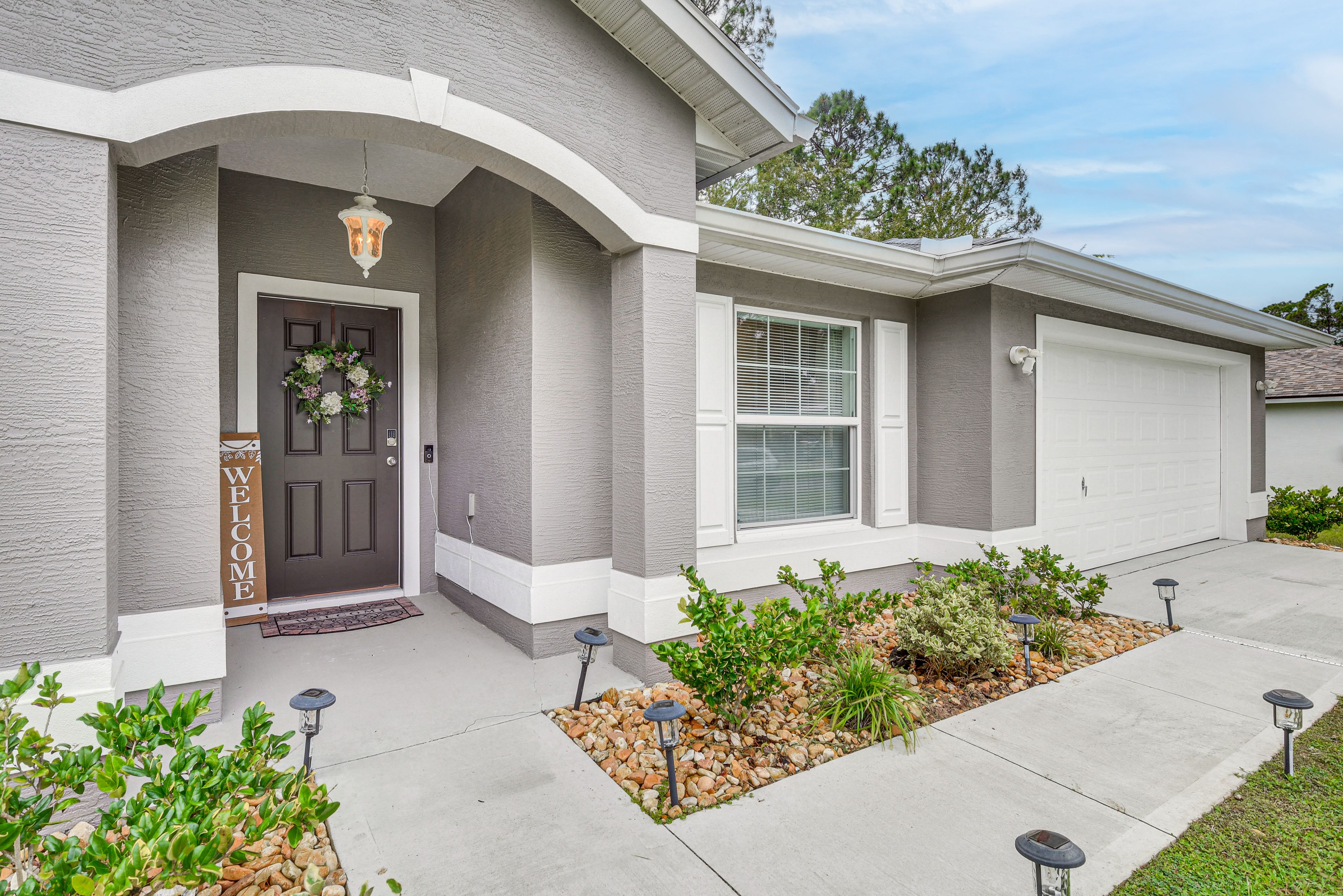 Home Exterior | Entry