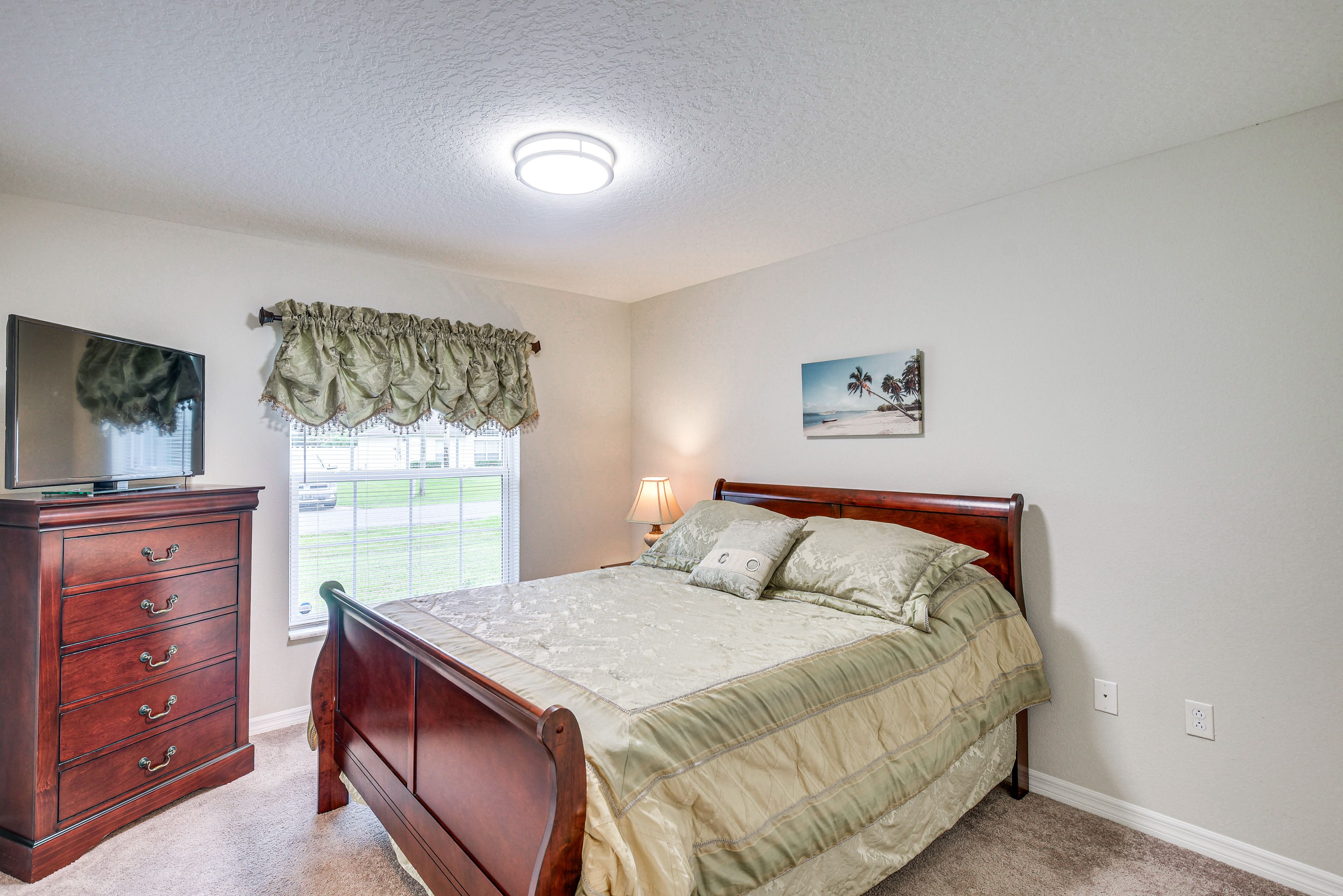Bedroom 2 | Queen Bed