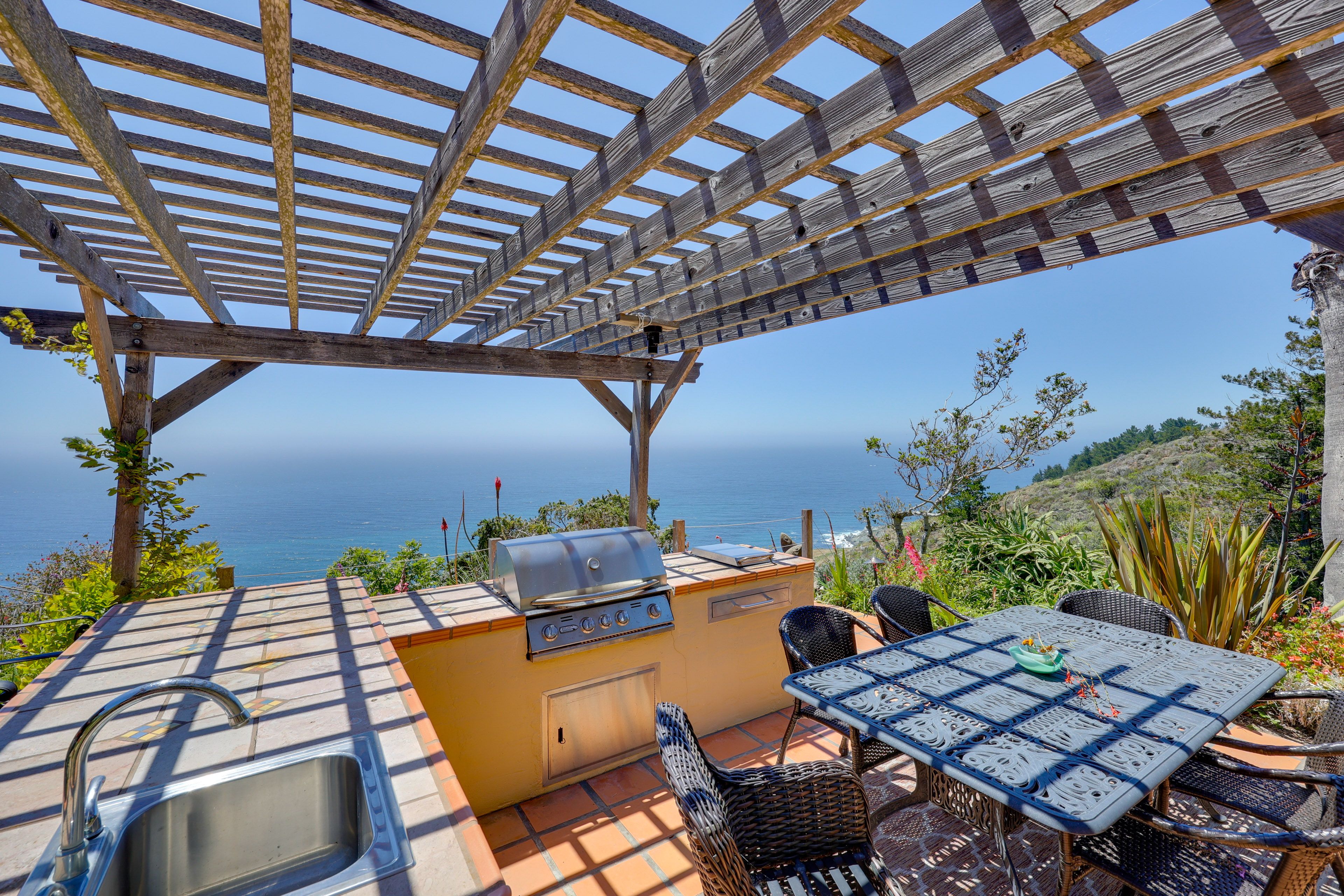 Outdoor Kitchen